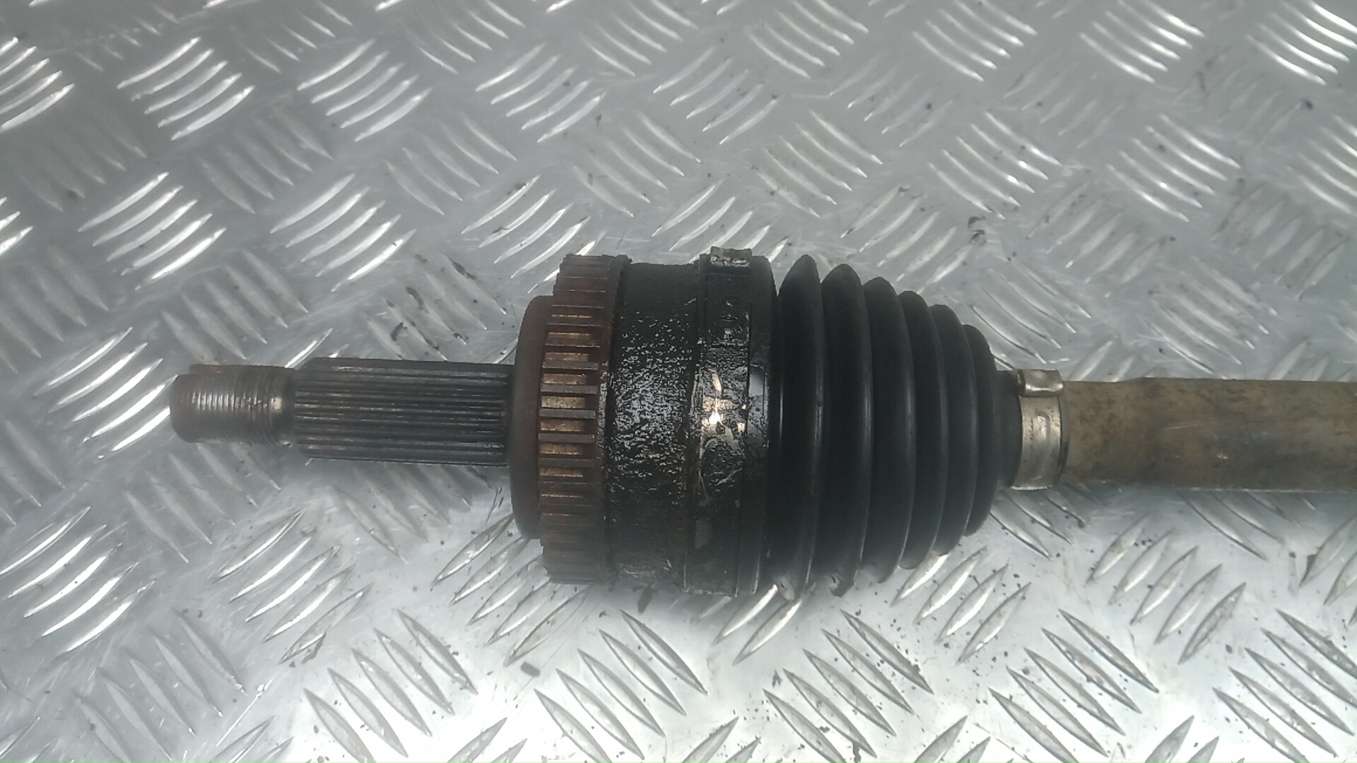 Полуось передняя правая