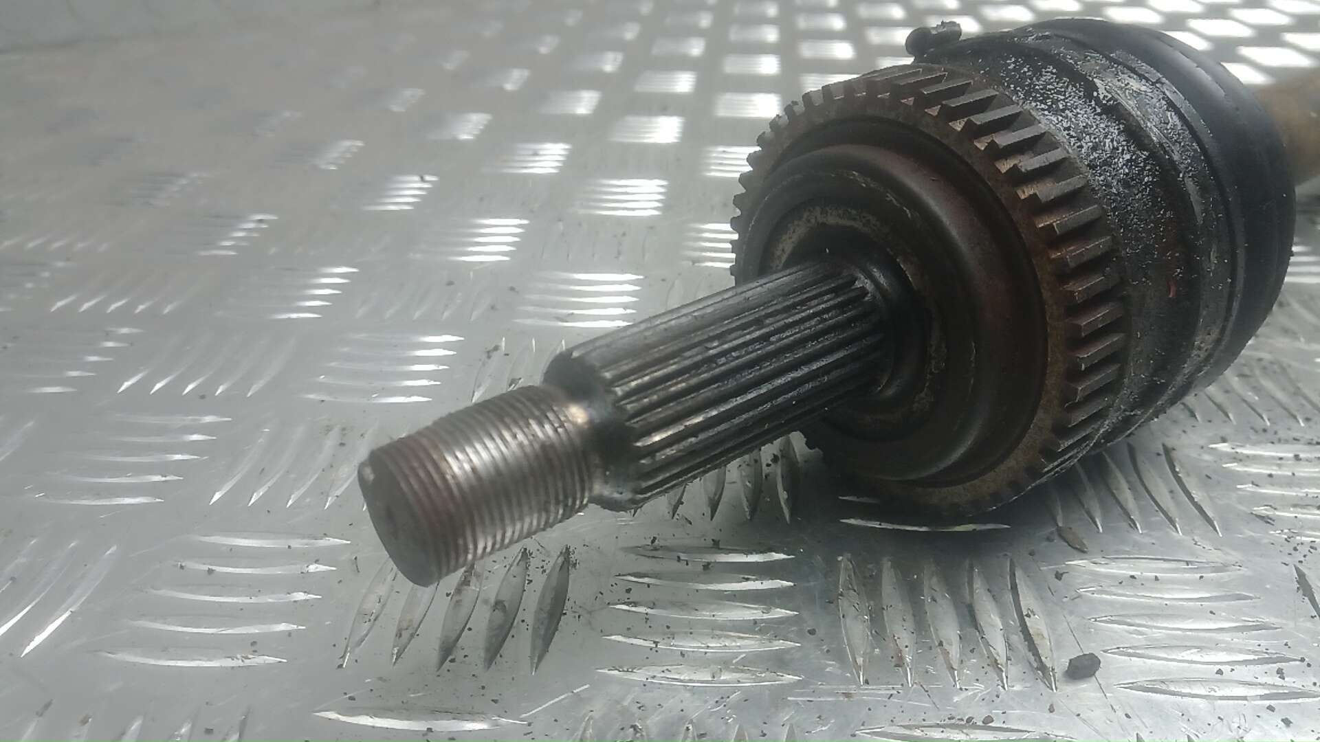 Полуось передняя правая