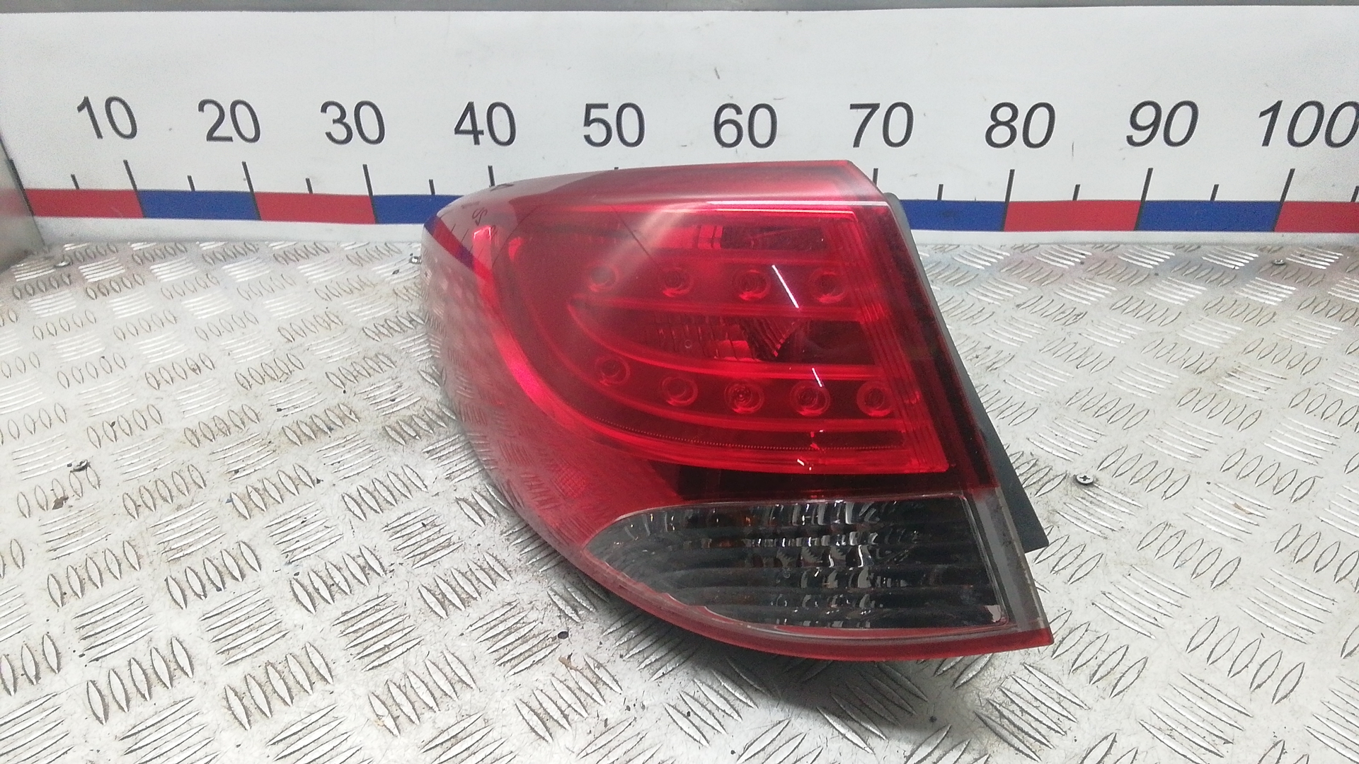 Фонарь задний левый