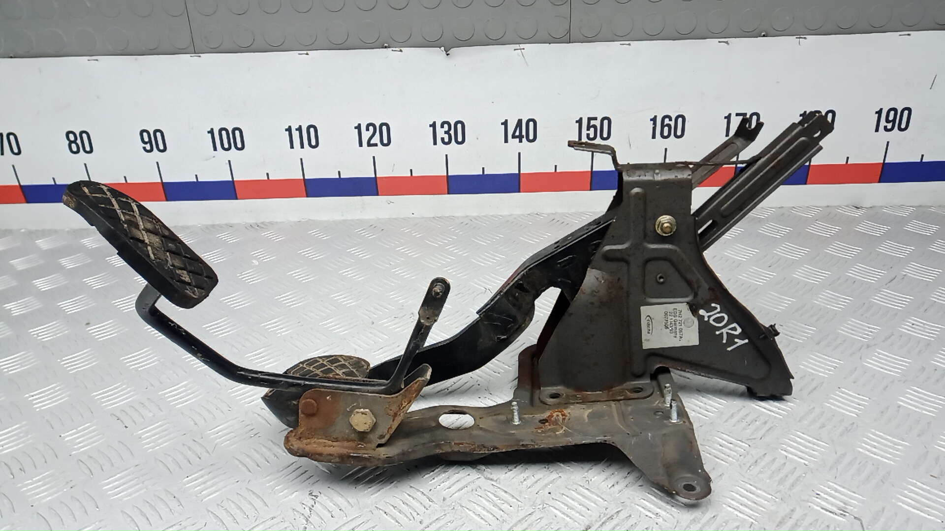 Кронштейн крепления педали