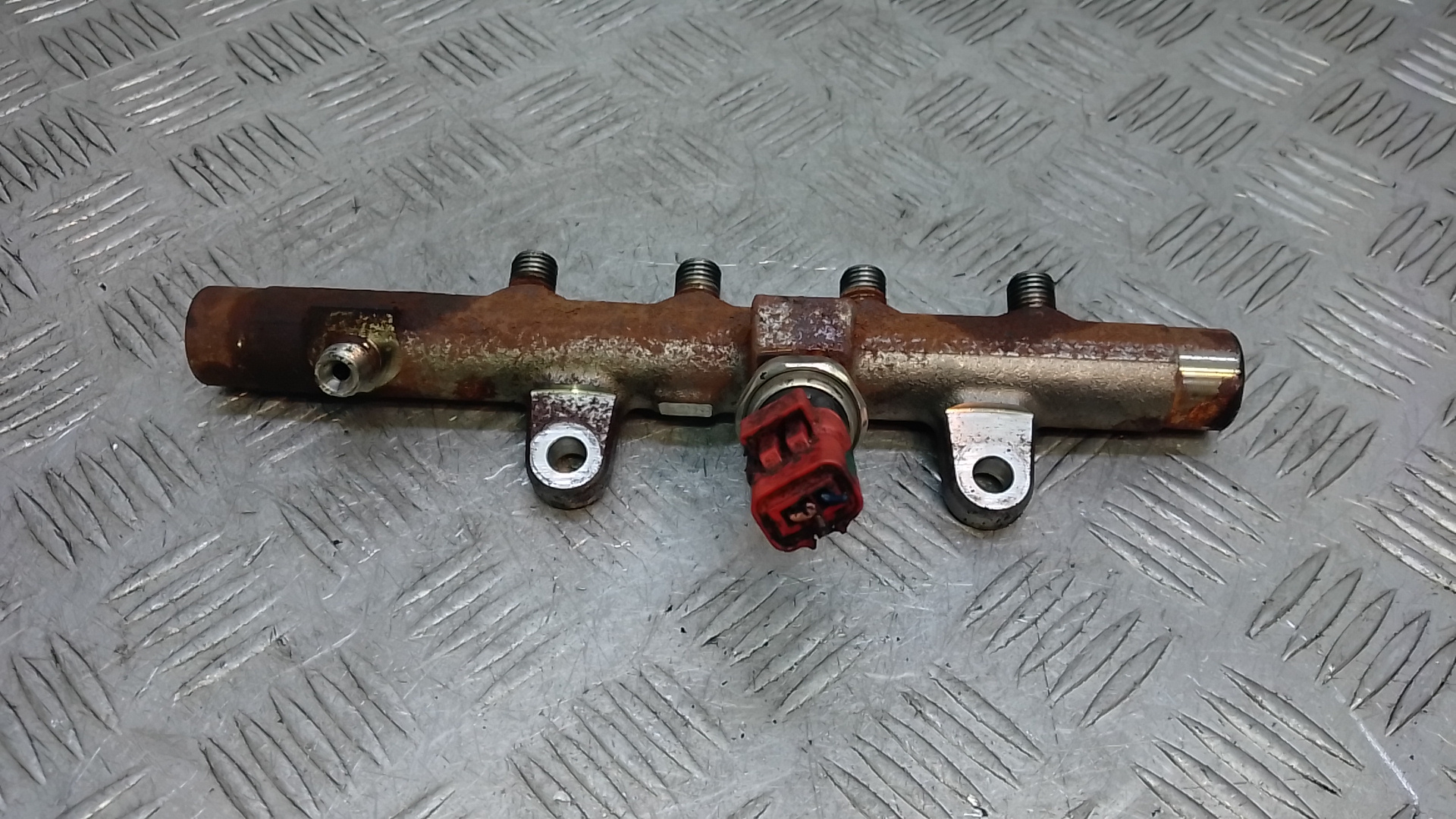 Рейка топливная (рампа)