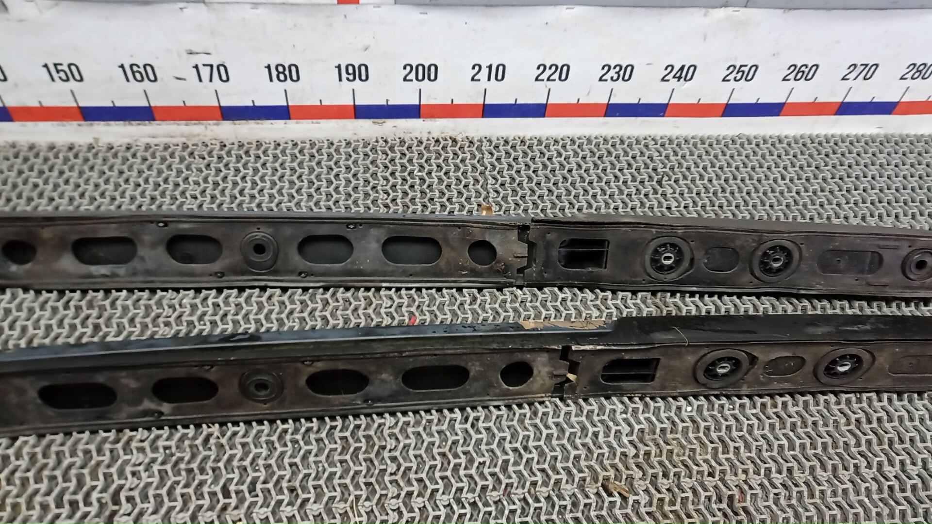 Рейлинги (релинг) к-кт (планки на крышу)