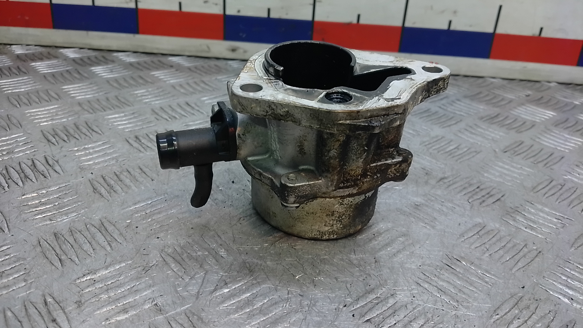 Насос вакуумный