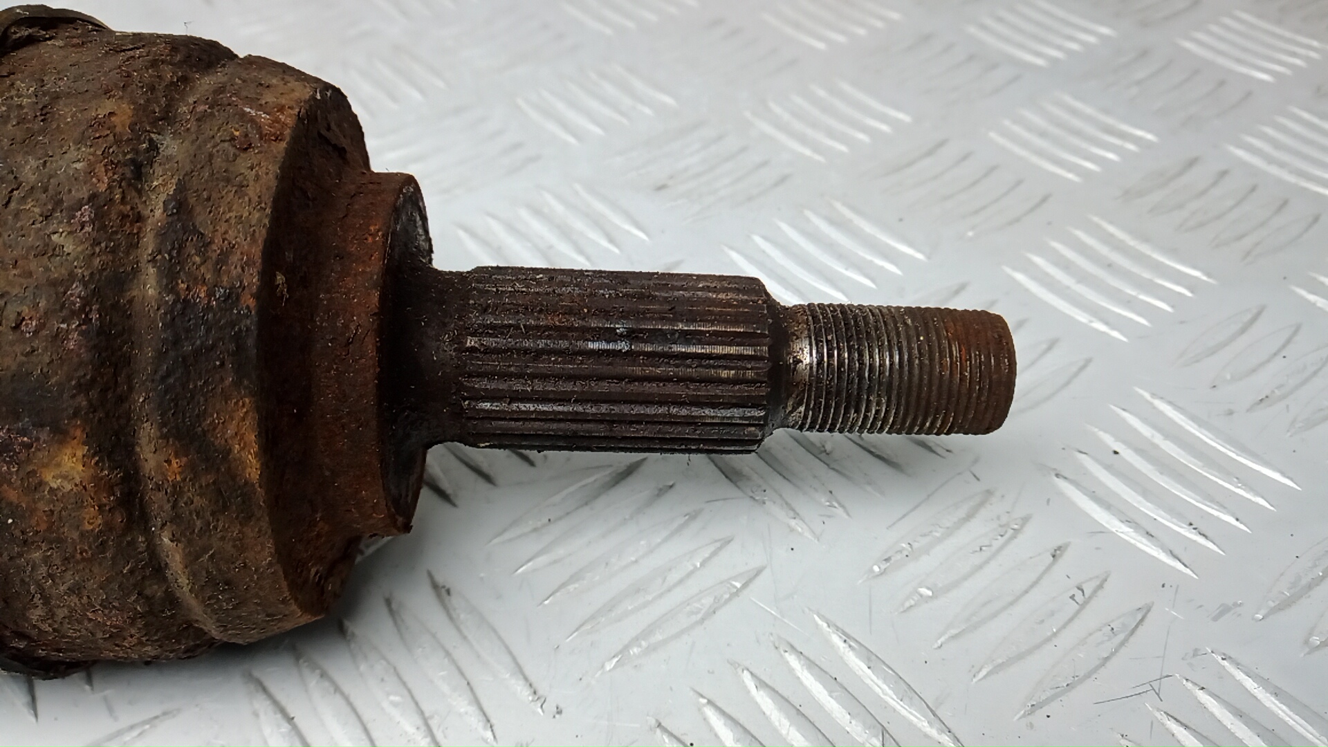 Полуось передняя правая