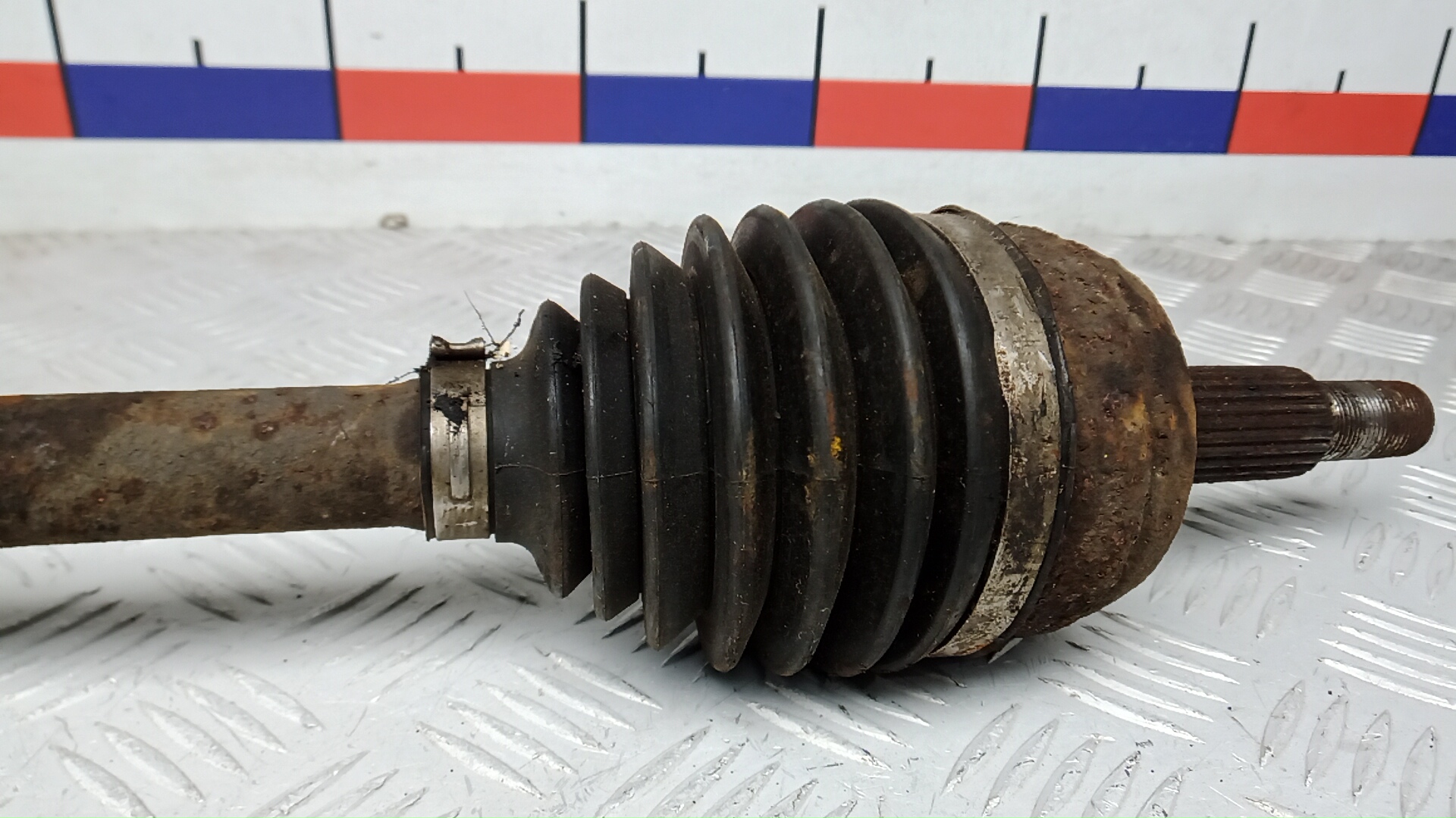 Полуось передняя правая