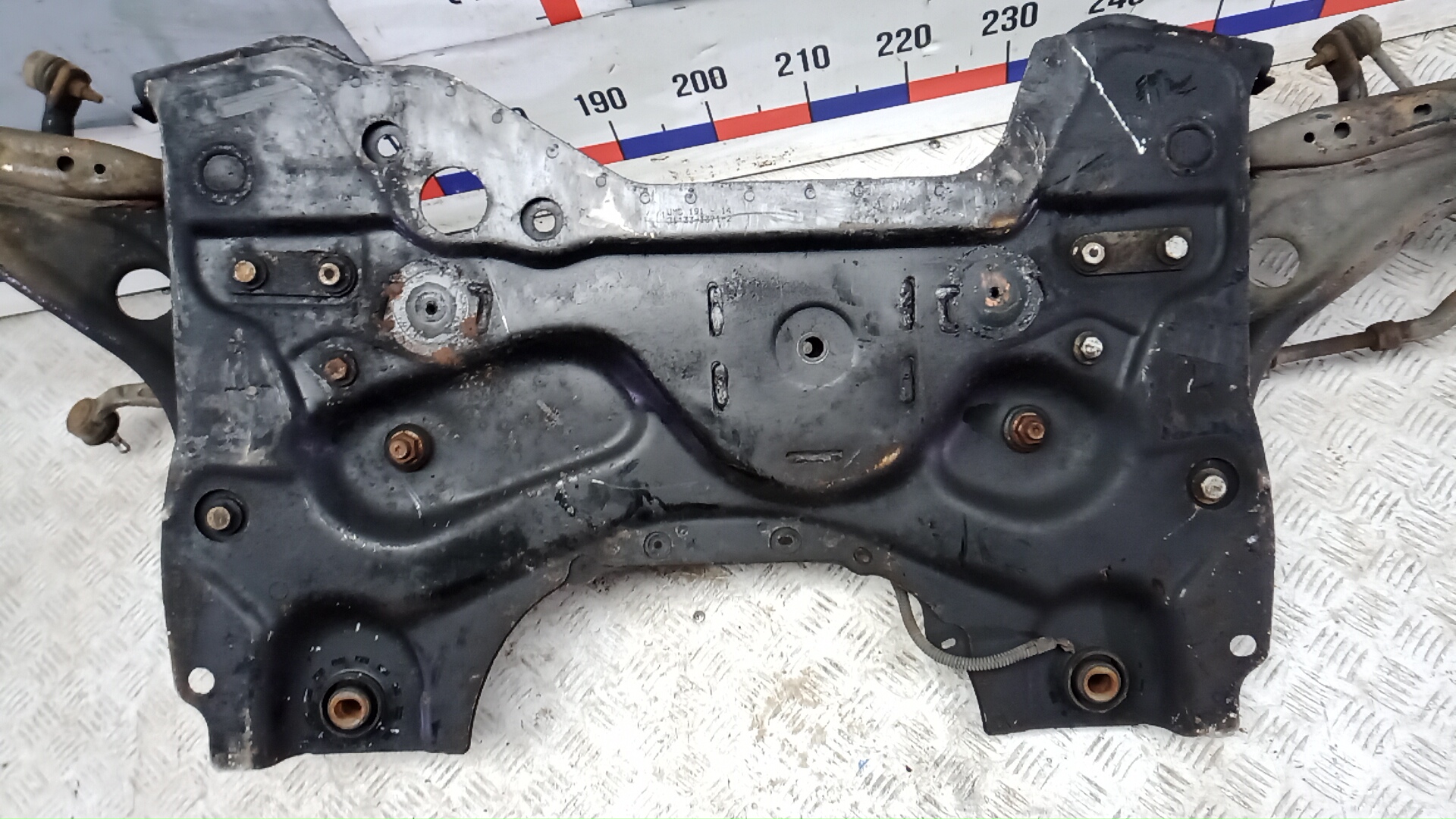 Балка передняя (крепление продольных тяг)