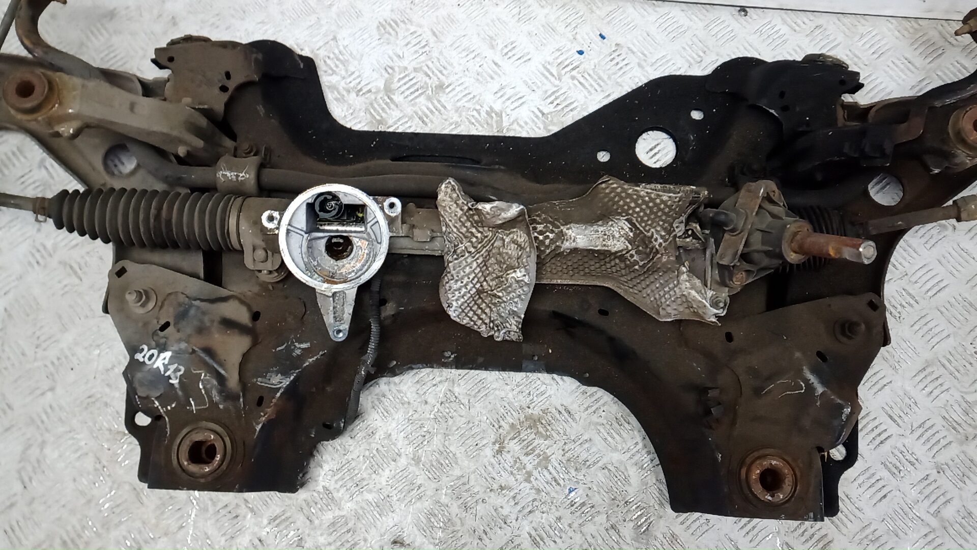 Балка передняя (крепление продольных тяг)