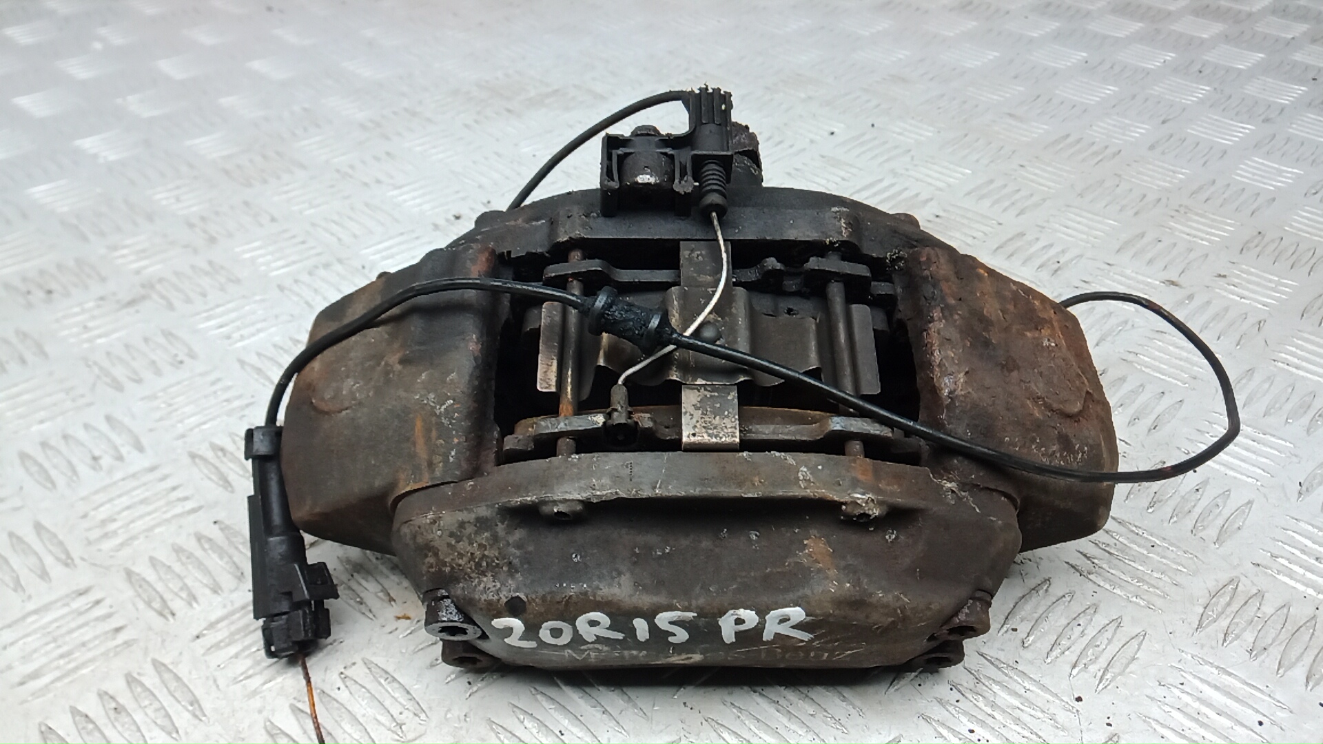 Суппорт передний правый