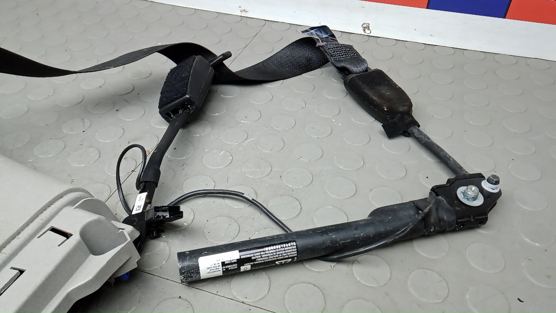 Ремень безопасности с пиропатроном