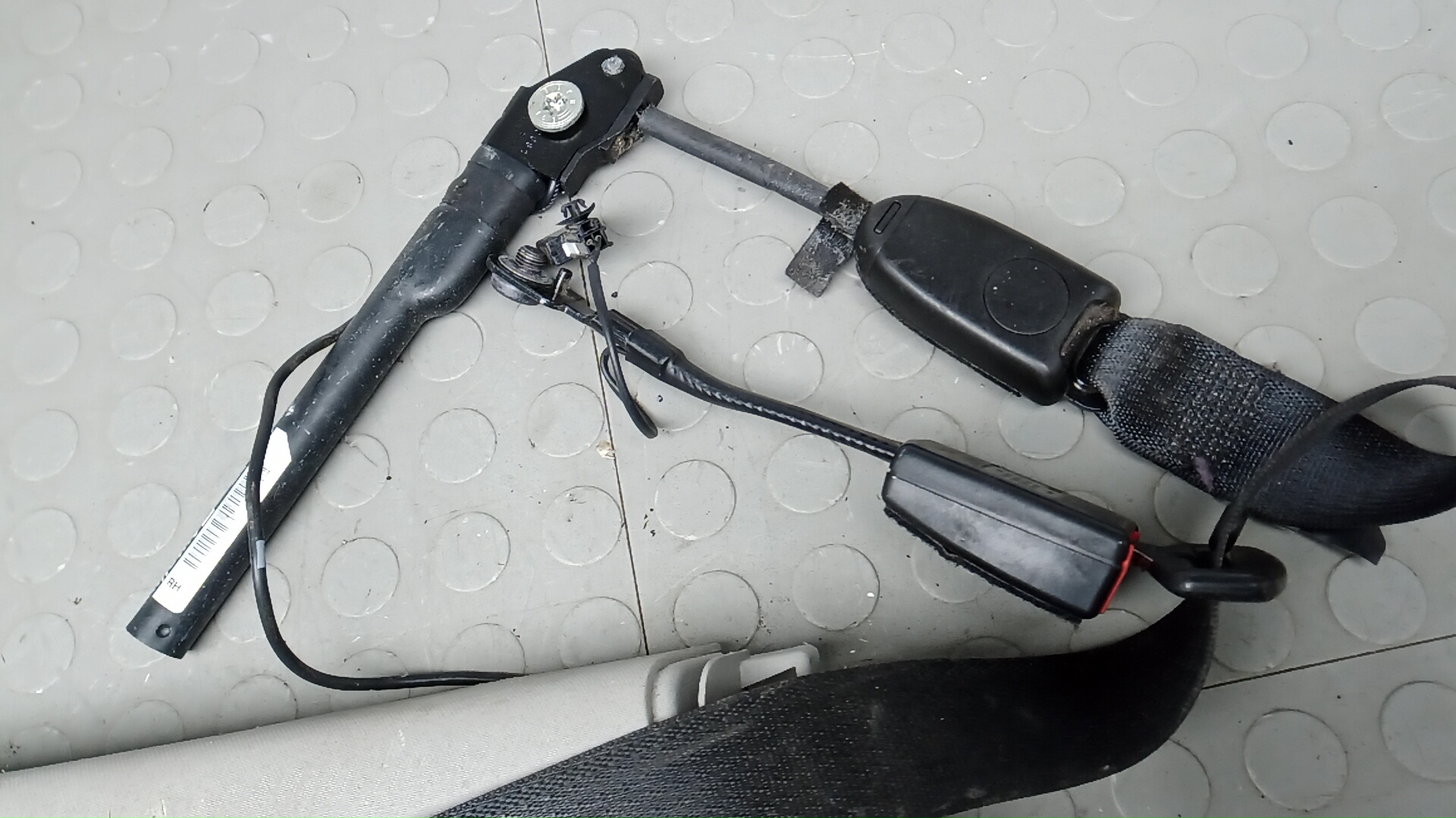 Ремень безопасности с пиропатроном