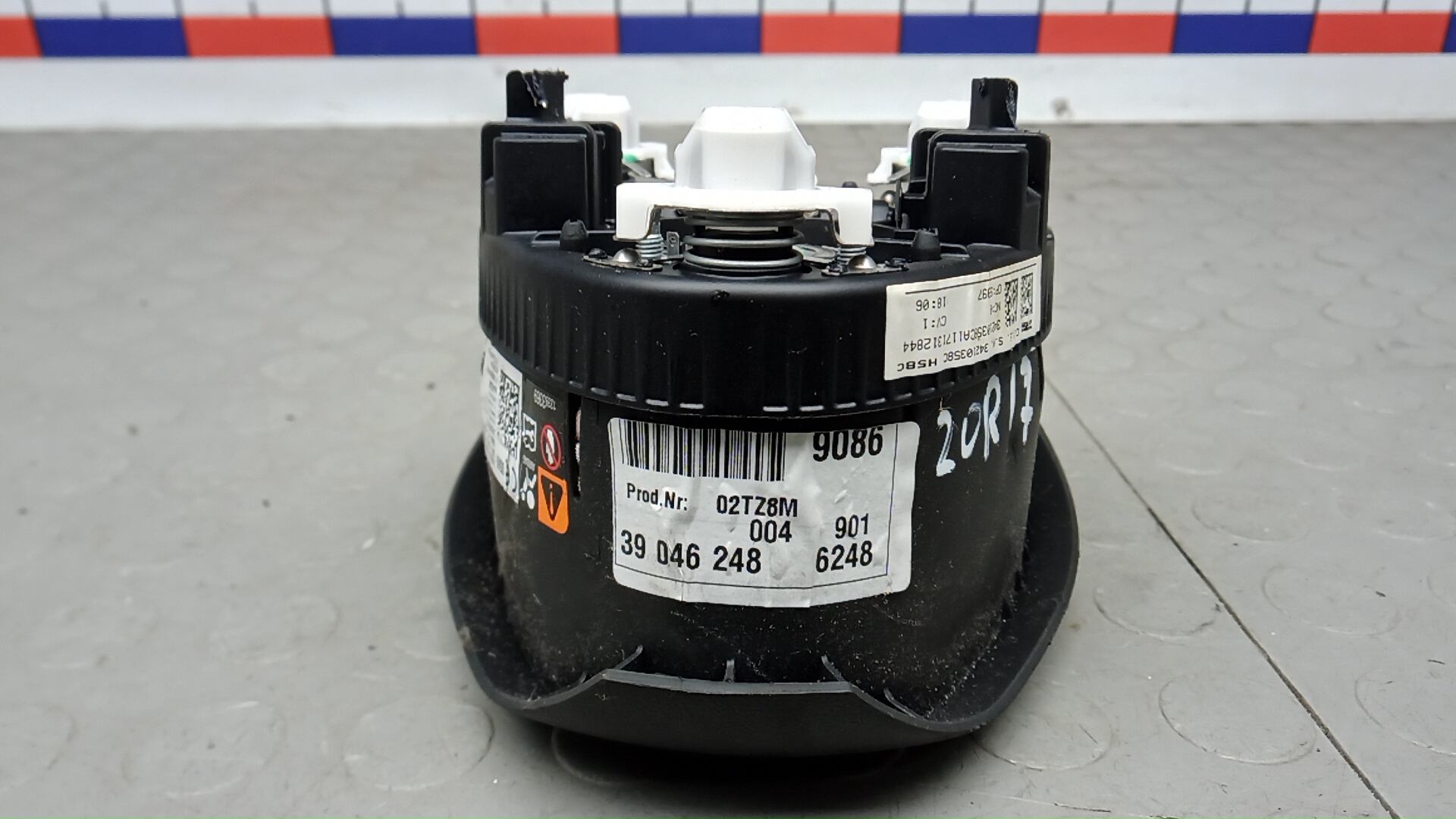 Подушка безопасности в рулевое колесо