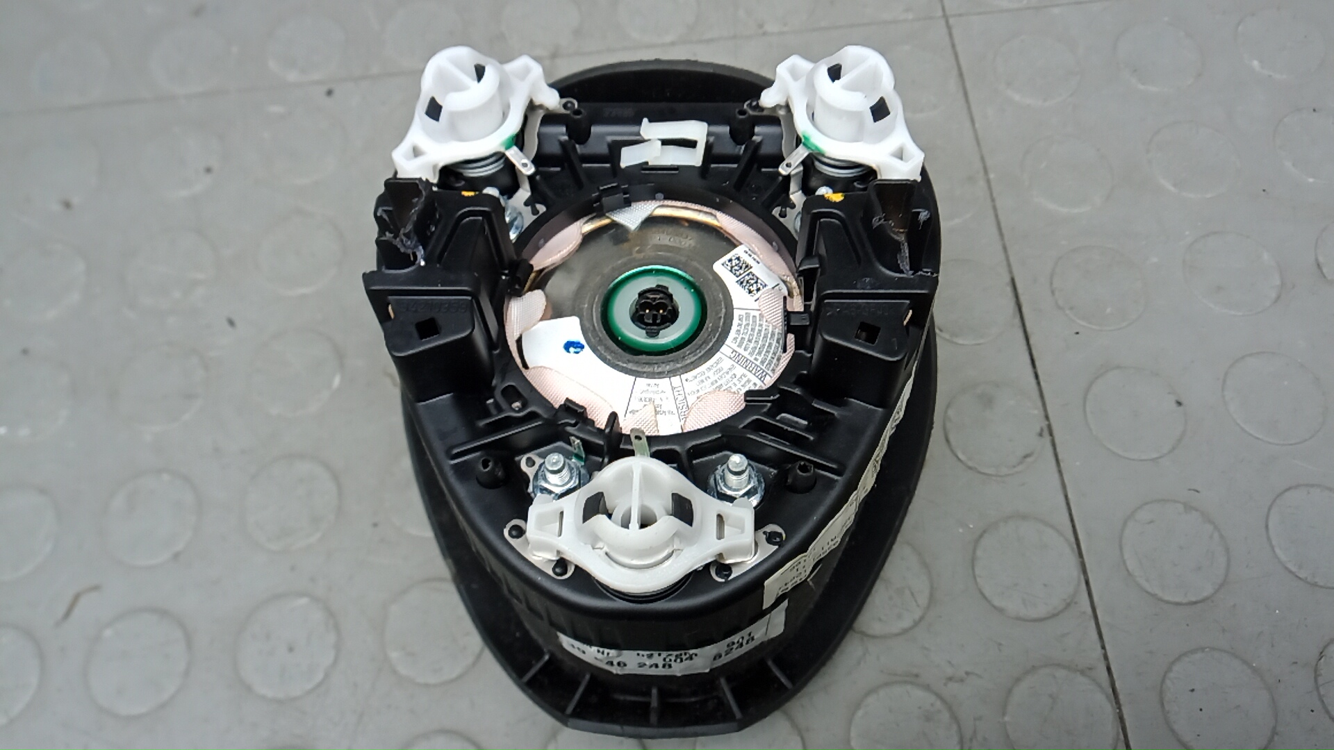 Подушка безопасности в рулевое колесо