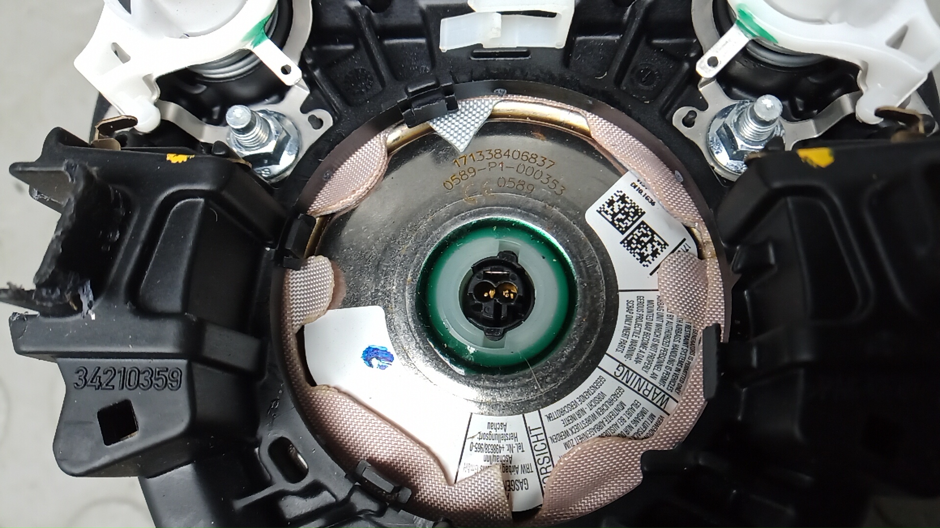 Подушка безопасности в рулевое колесо