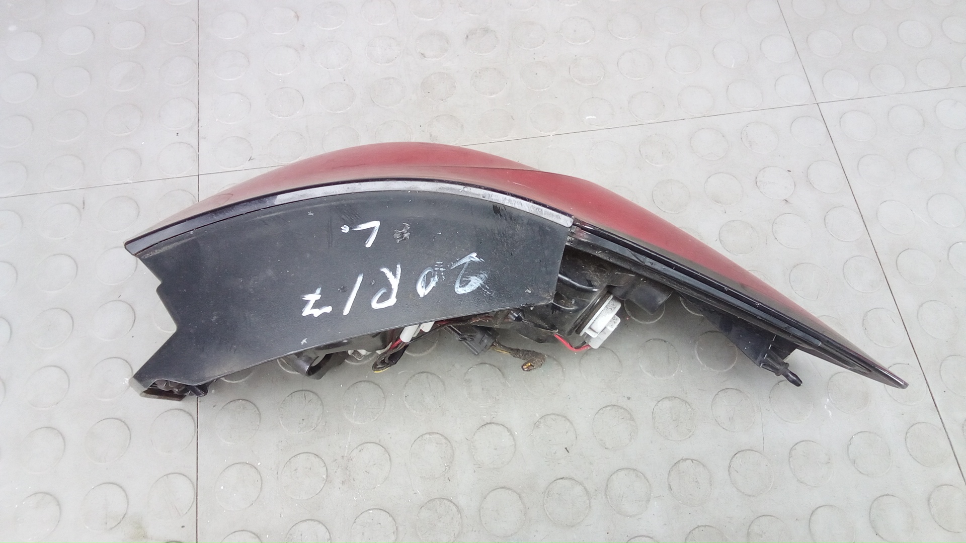 Фонарь задний левый