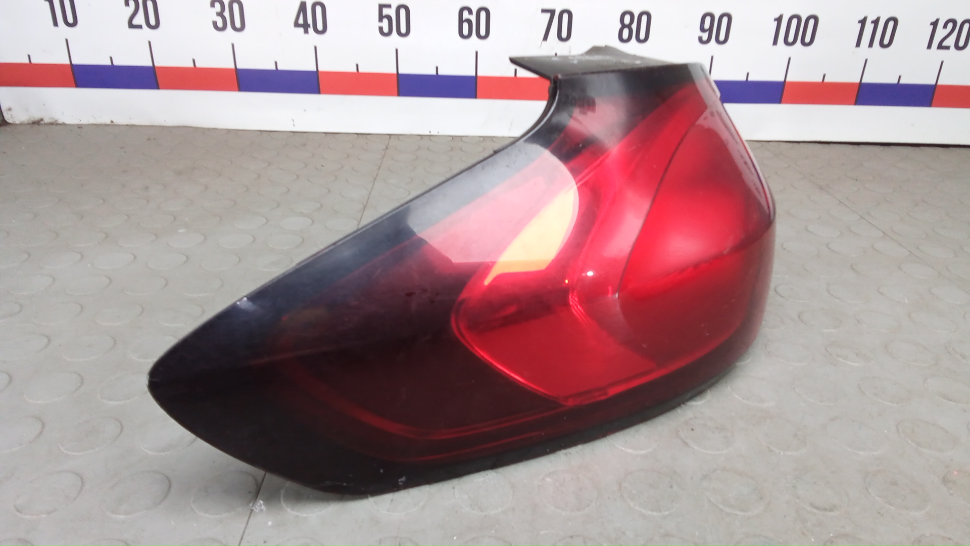 Фонарь задний левый