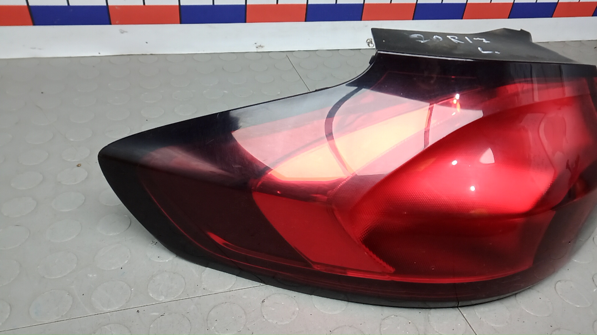 Фонарь задний левый