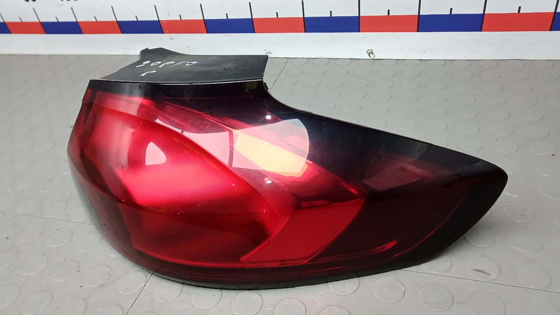 Фонарь задний правый