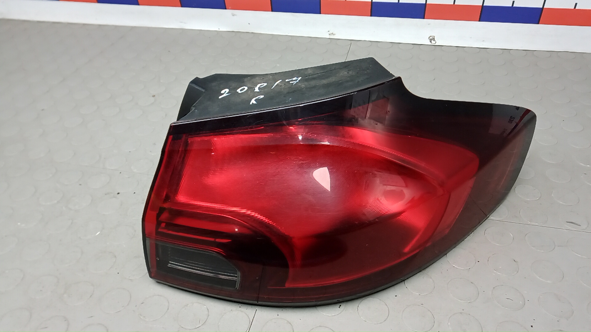 Фонарь задний правый