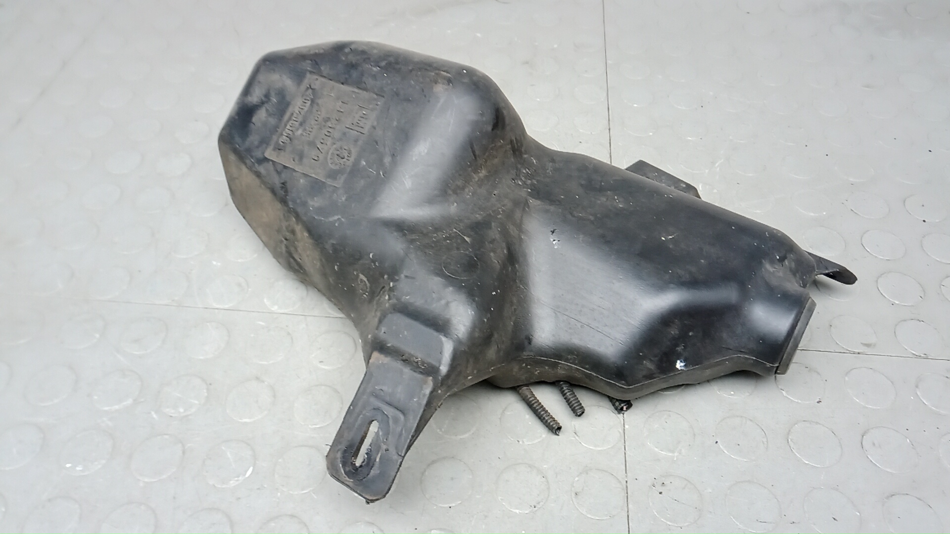 Бачок омывателя лобового стекла