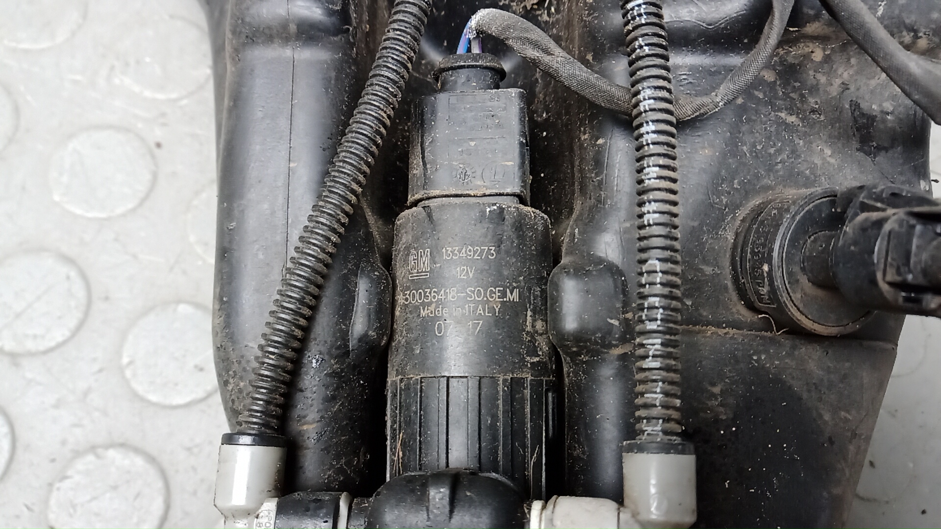 Бачок омывателя лобового стекла