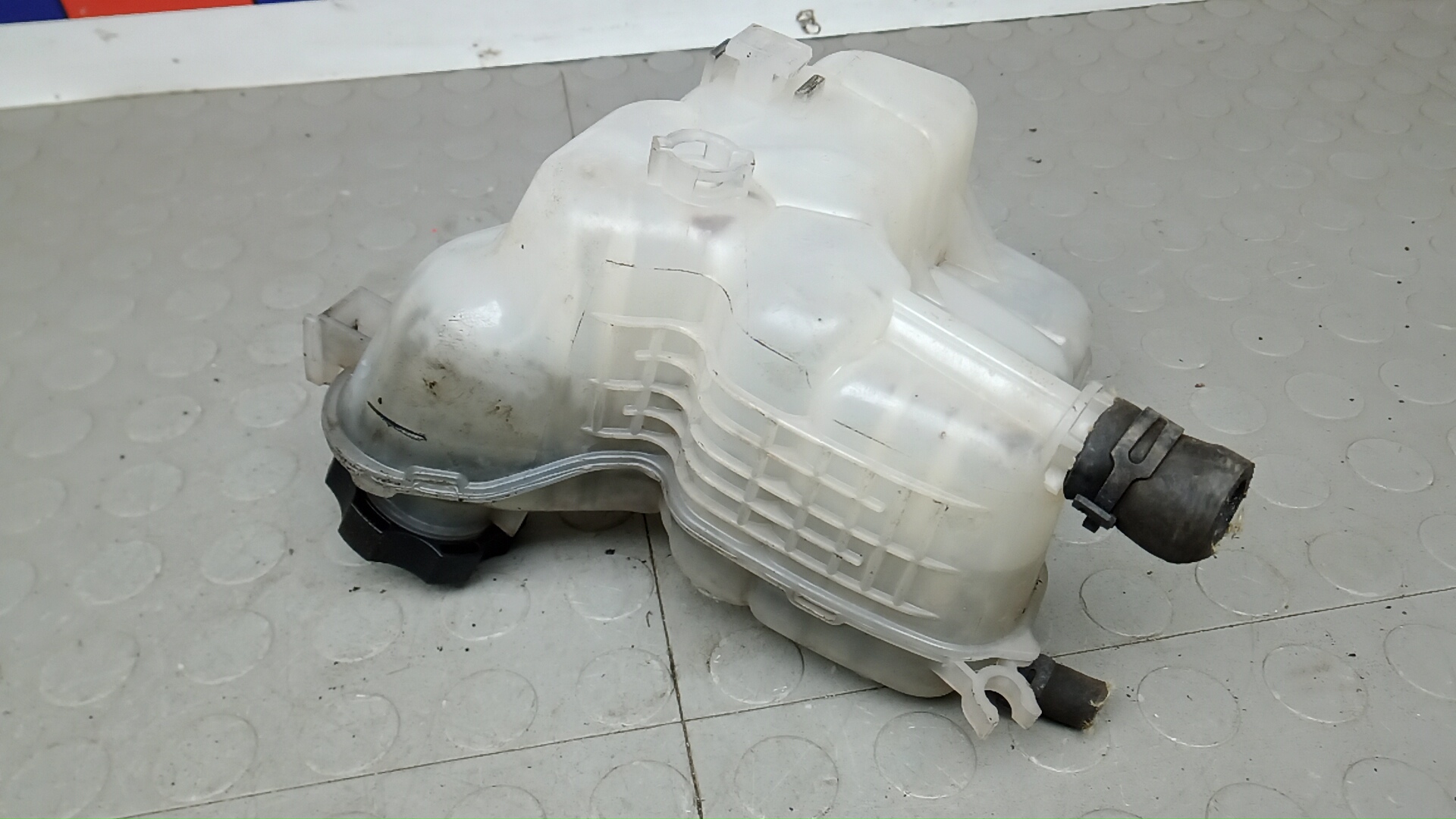 Бачок расширительный