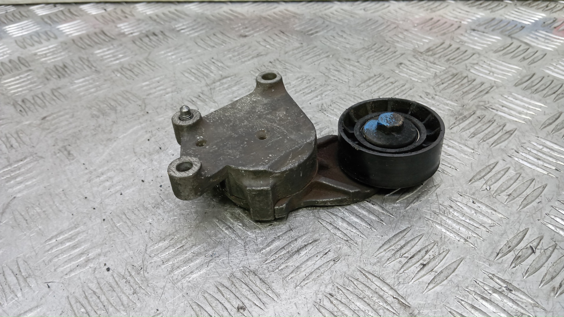 Натяжитель ремня