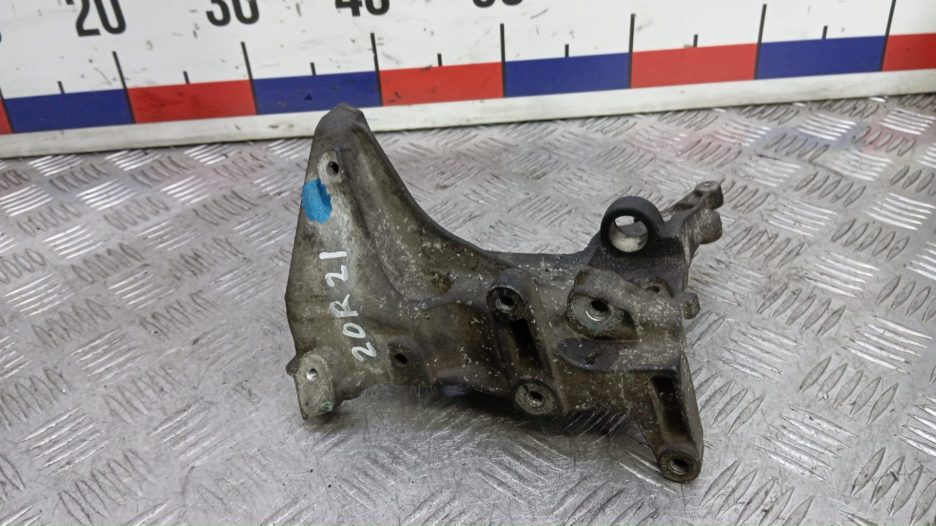 Кронштейн двигателя