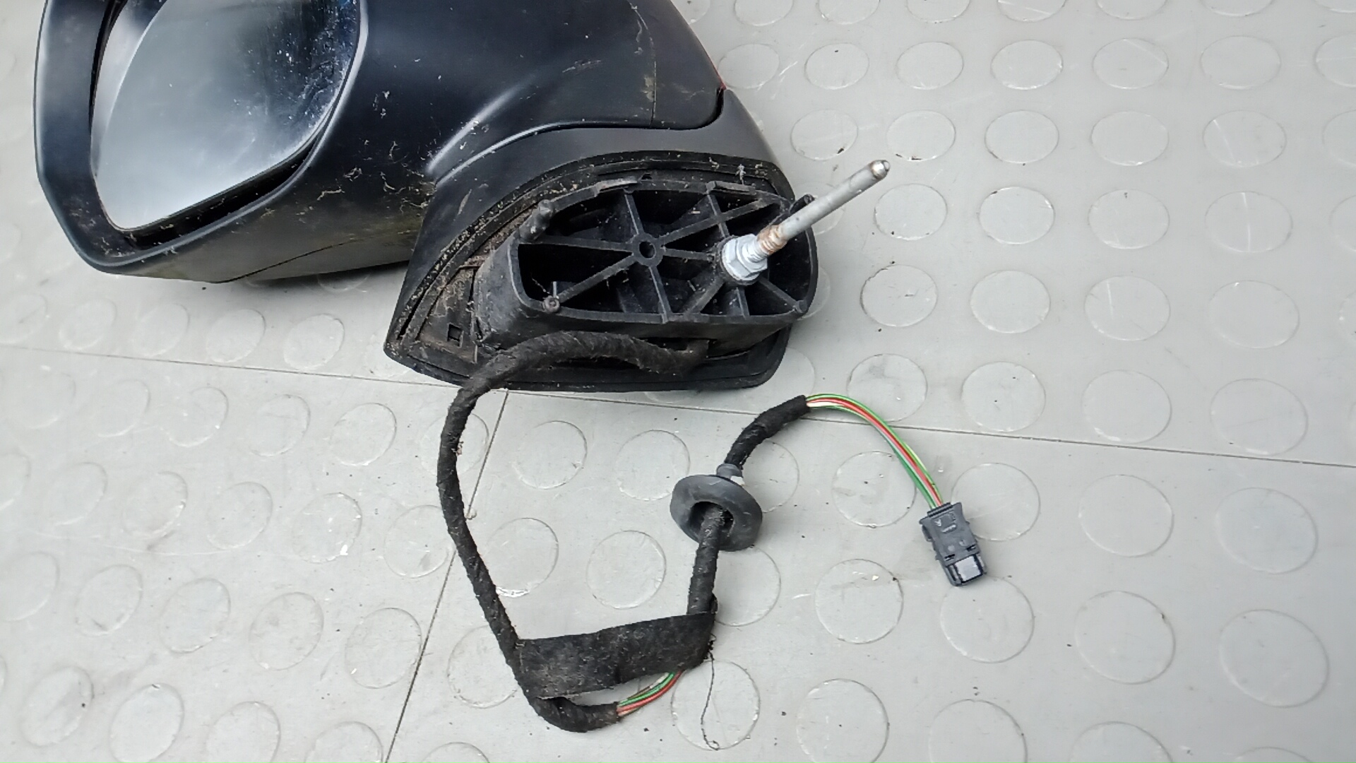 Зеркало левое электрическое