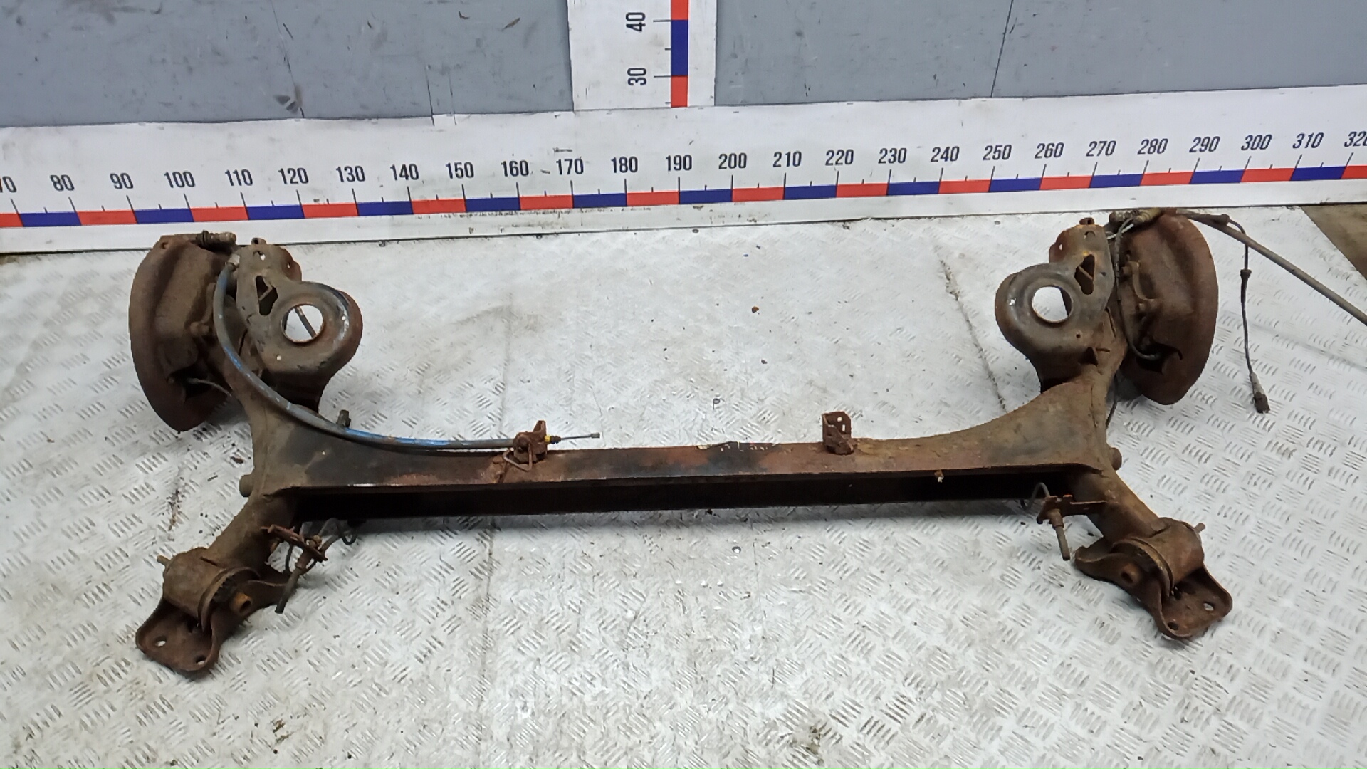 Балка задняя