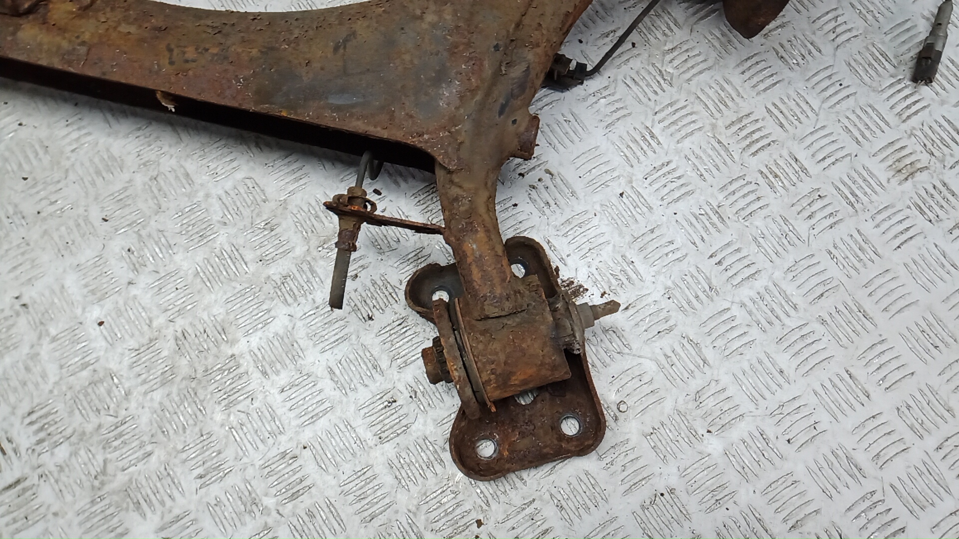 Балка задняя