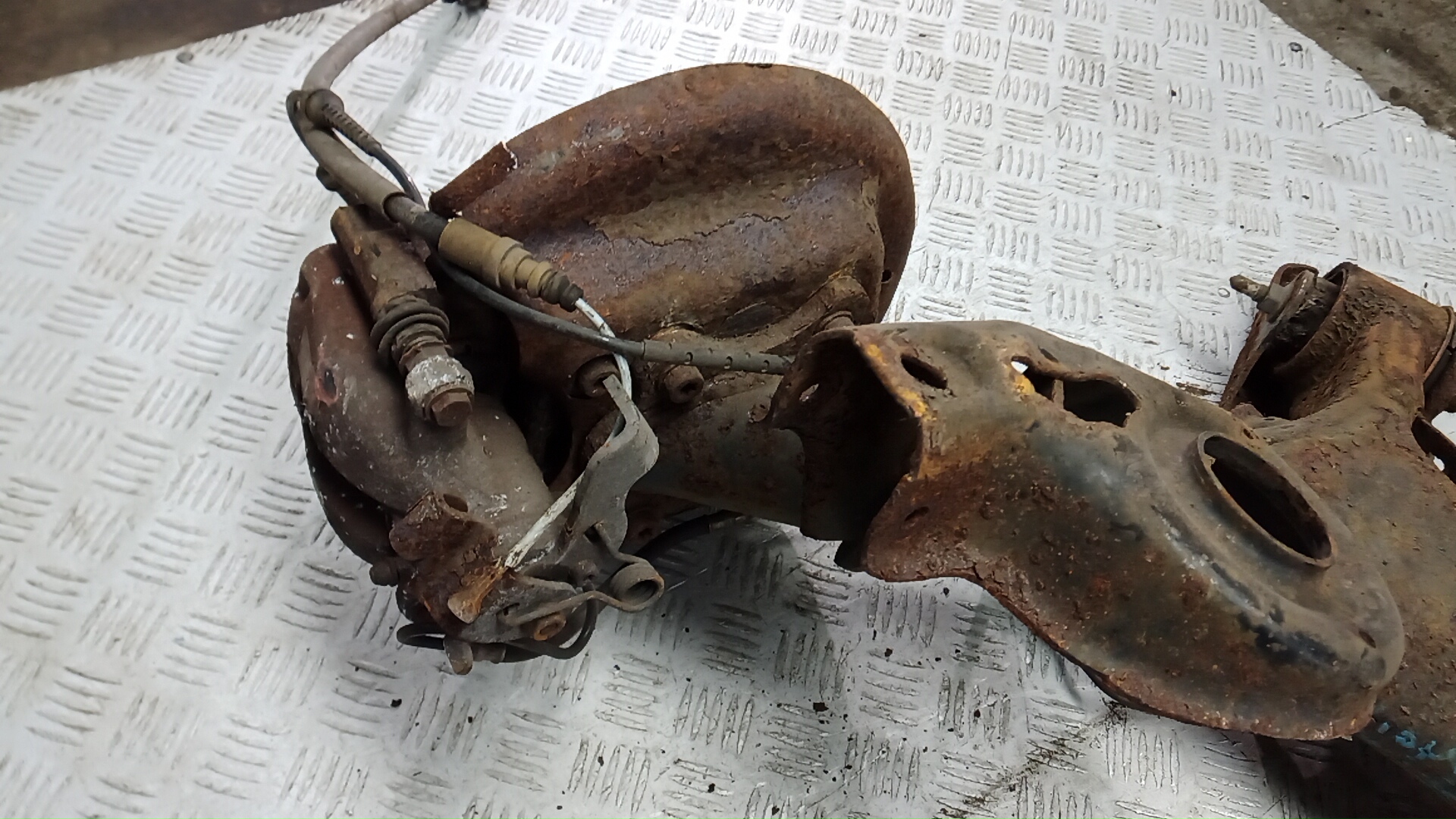 Балка задняя