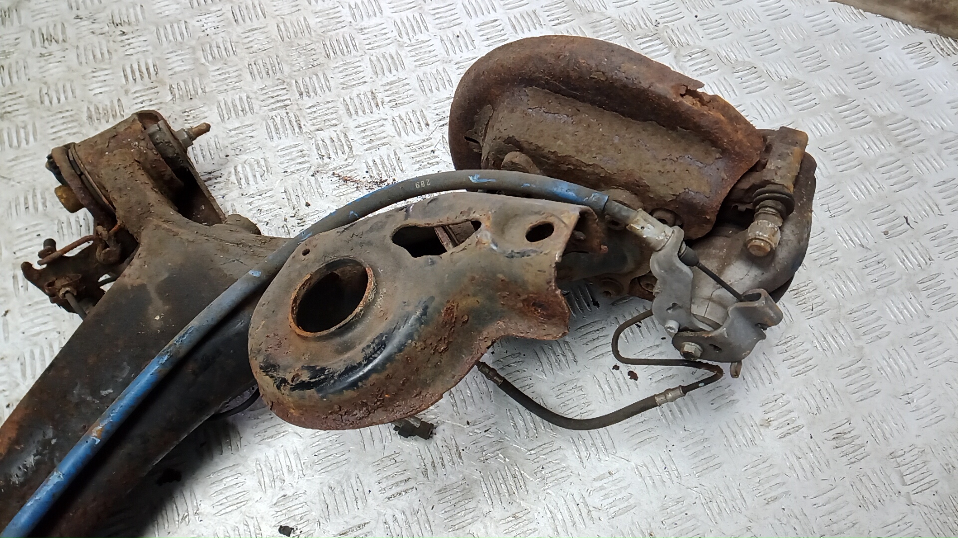 Балка задняя