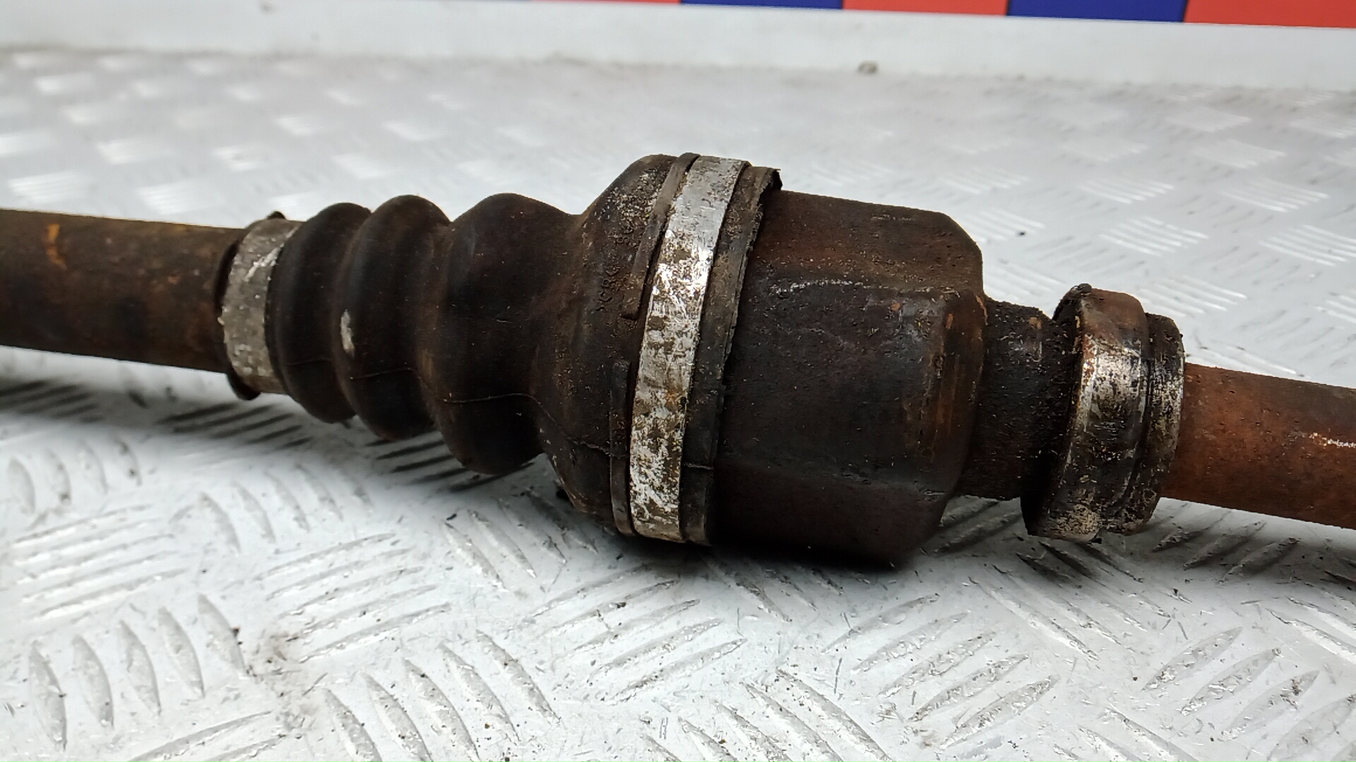 Полуось передняя правая