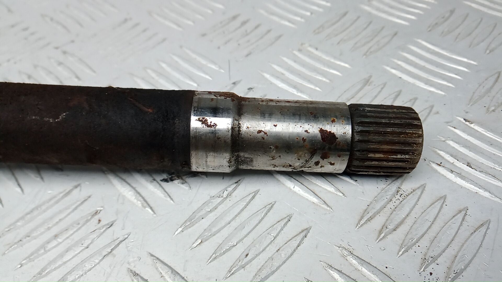 Полуось передняя правая