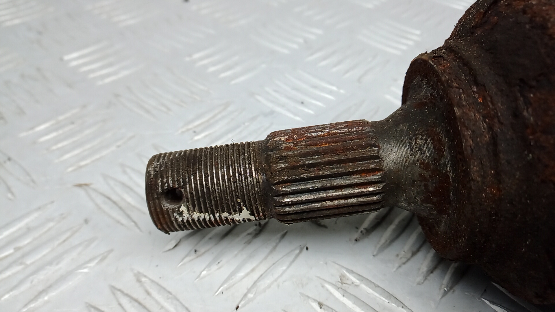 Полуось передняя правая