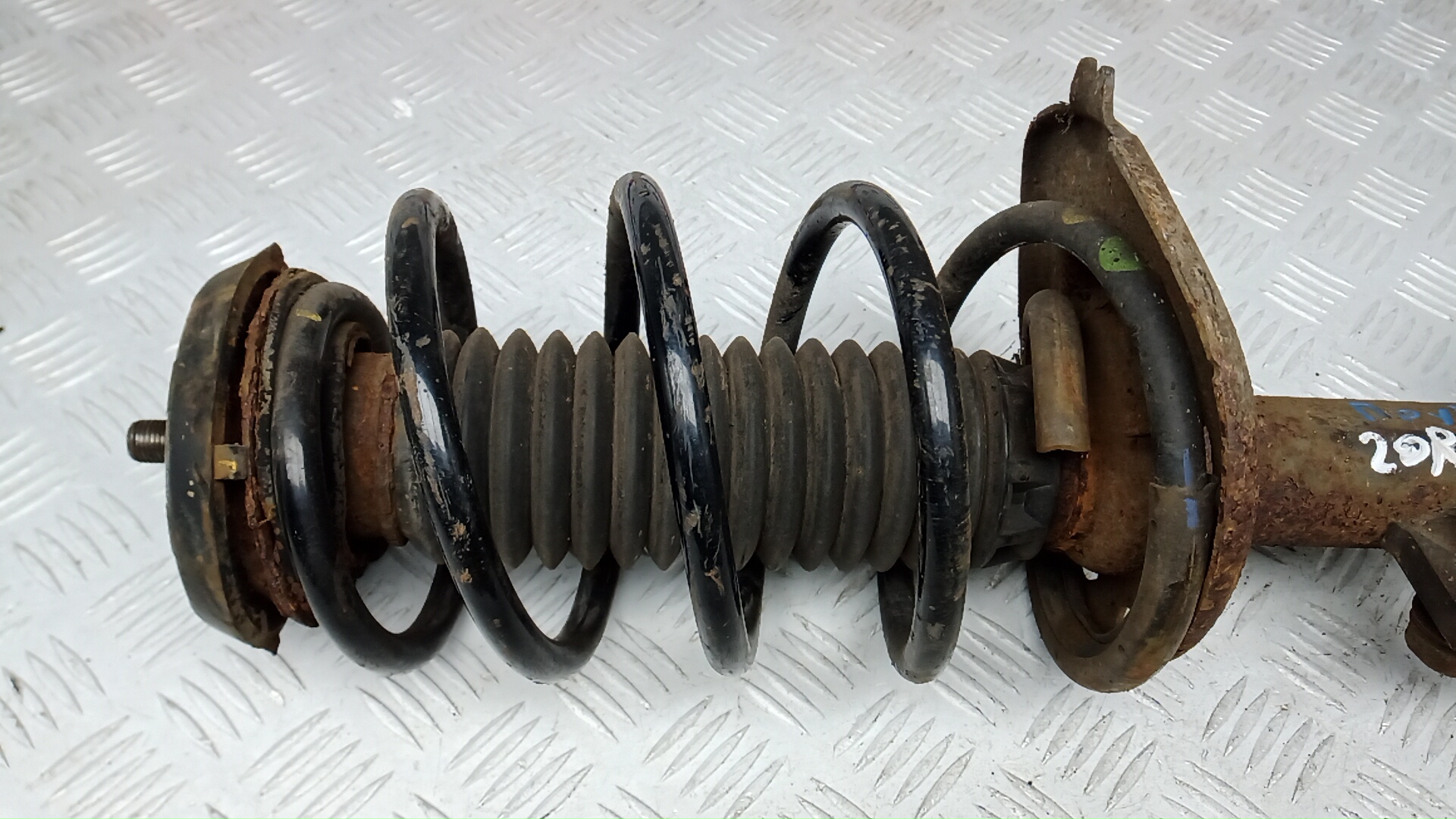 Амортизатор передний правый