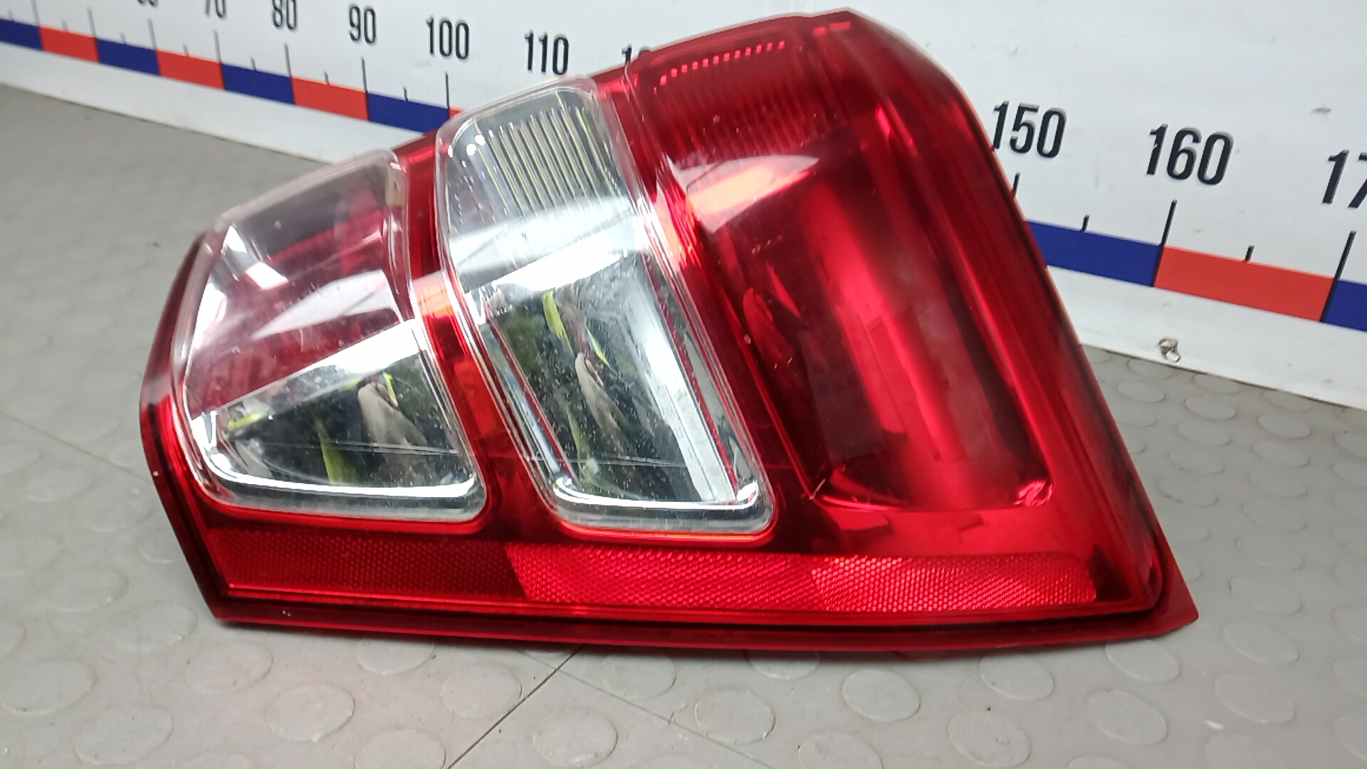 Фонарь задний правый