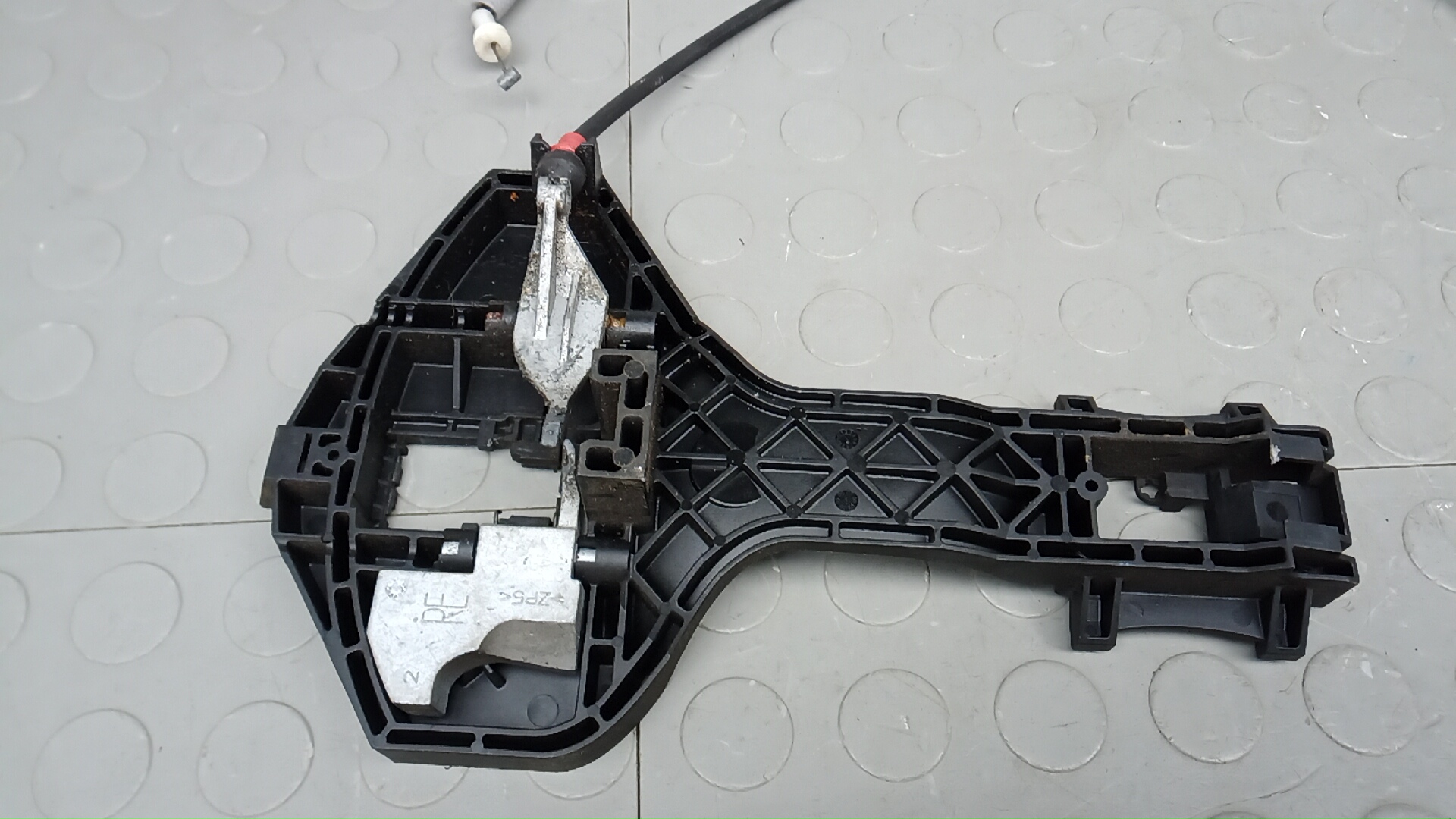 Замок двери распашной