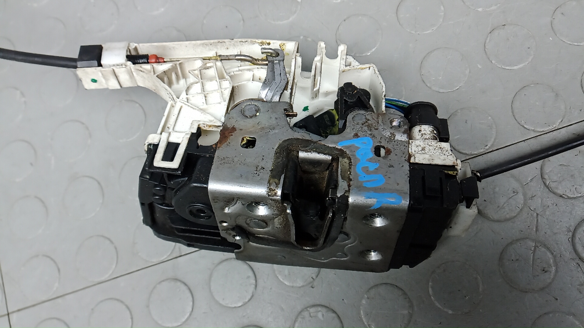 Замок двери распашной