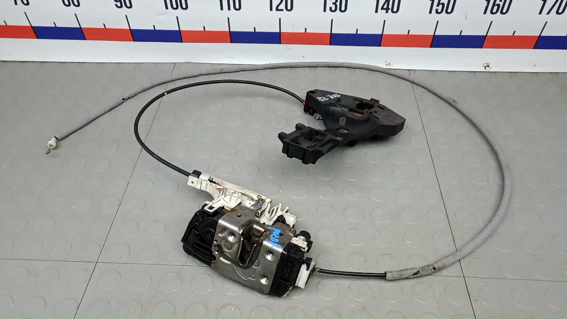 Замок двери распашной
