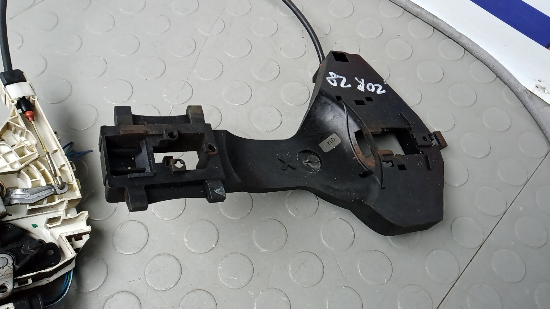 Замок двери распашной