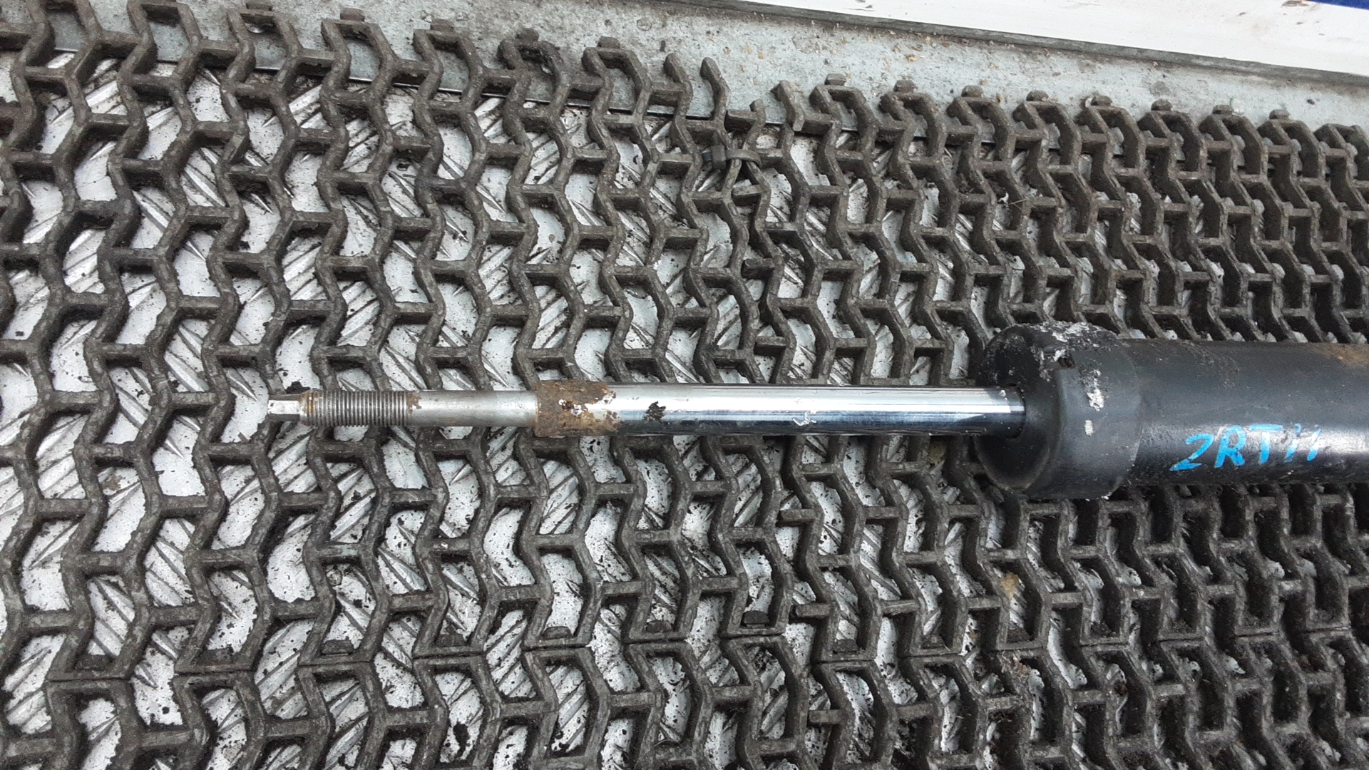 Амортизатор задний (стойка)