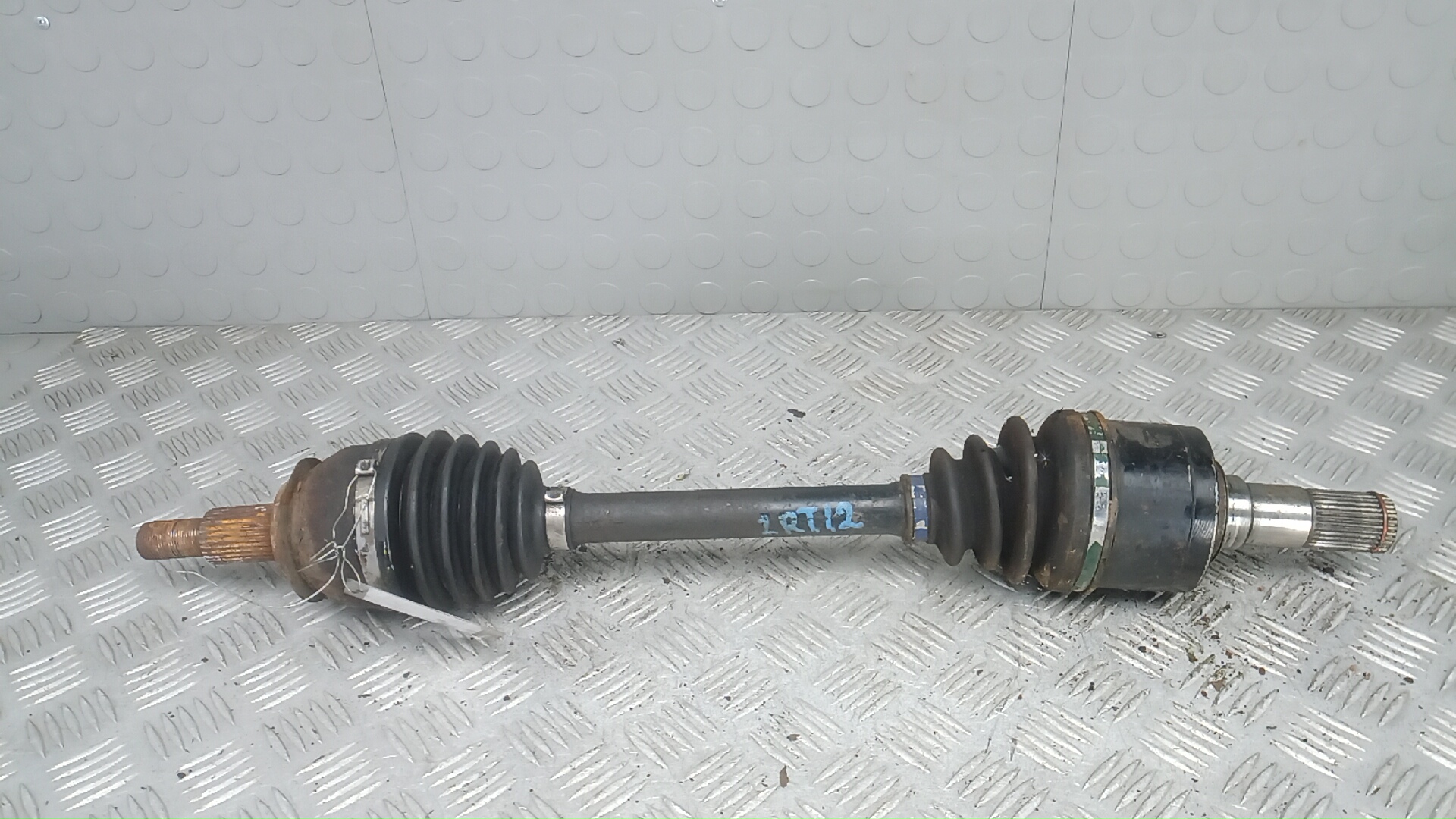 Полуось передняя левая