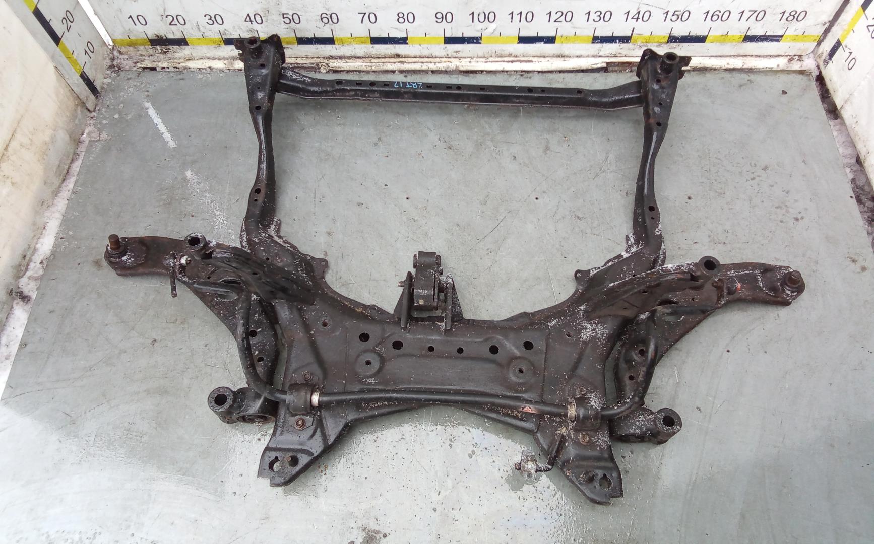 Балка передняя (крепление продольных тяг)