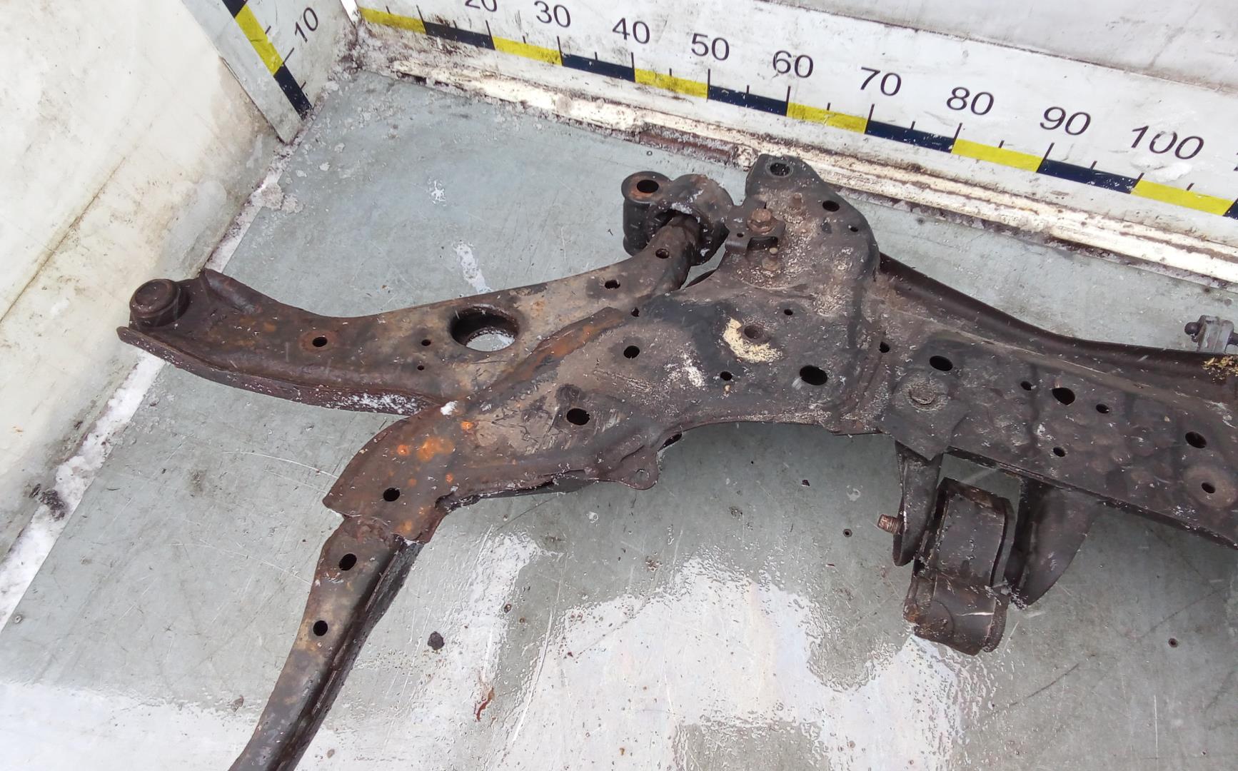 Балка передняя (крепление продольных тяг)