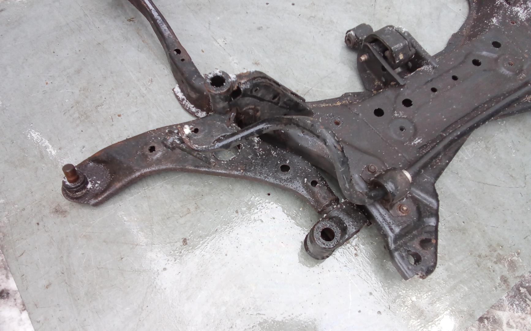 Балка передняя (крепление продольных тяг)