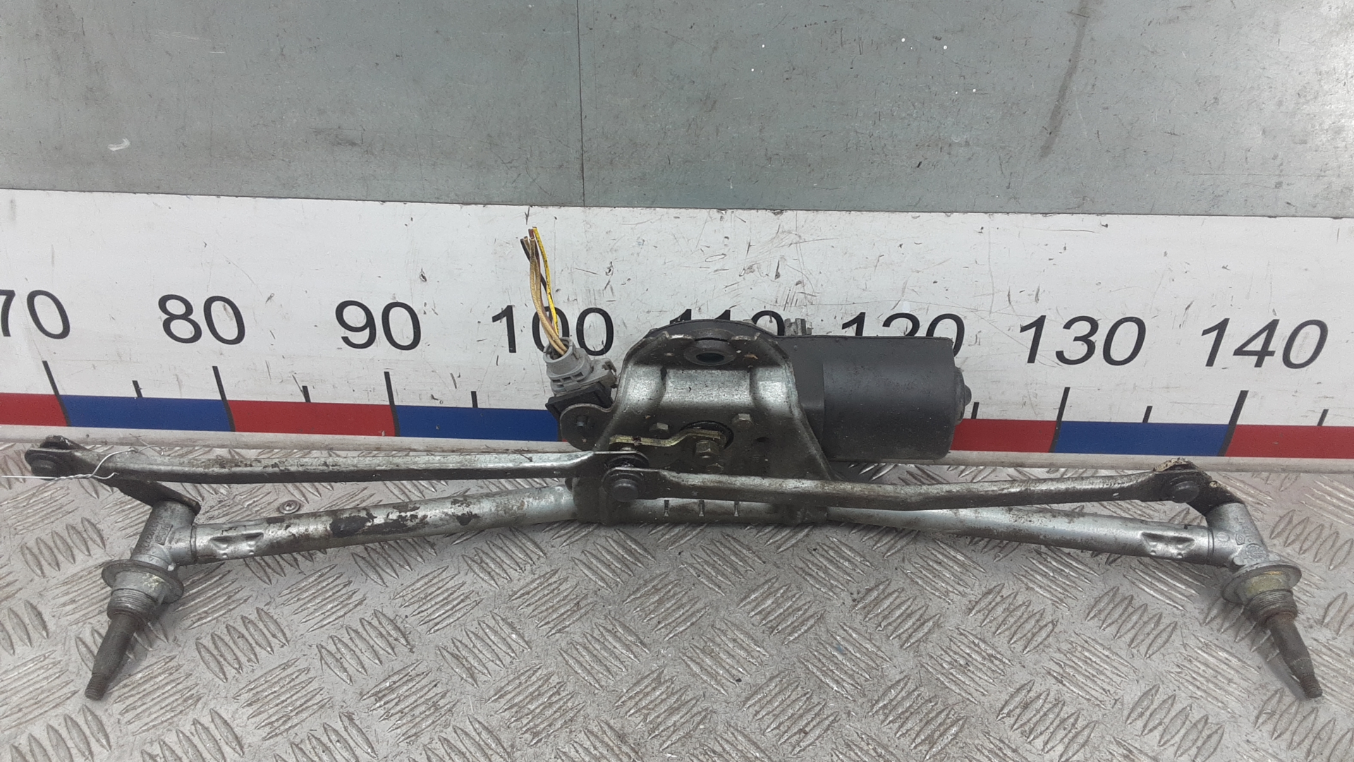 Трапеция стеклоочистителей