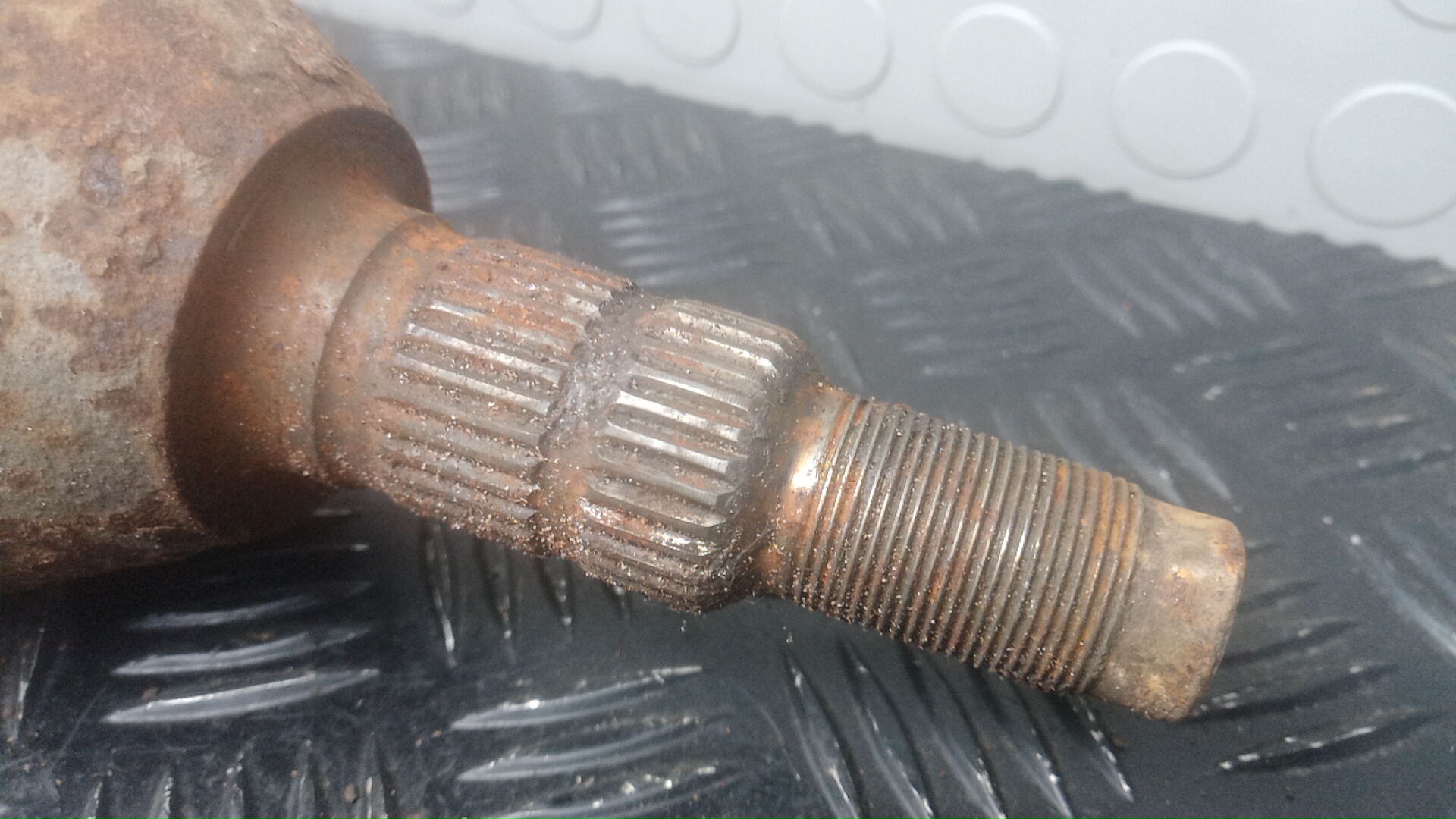 Полуось передняя правая