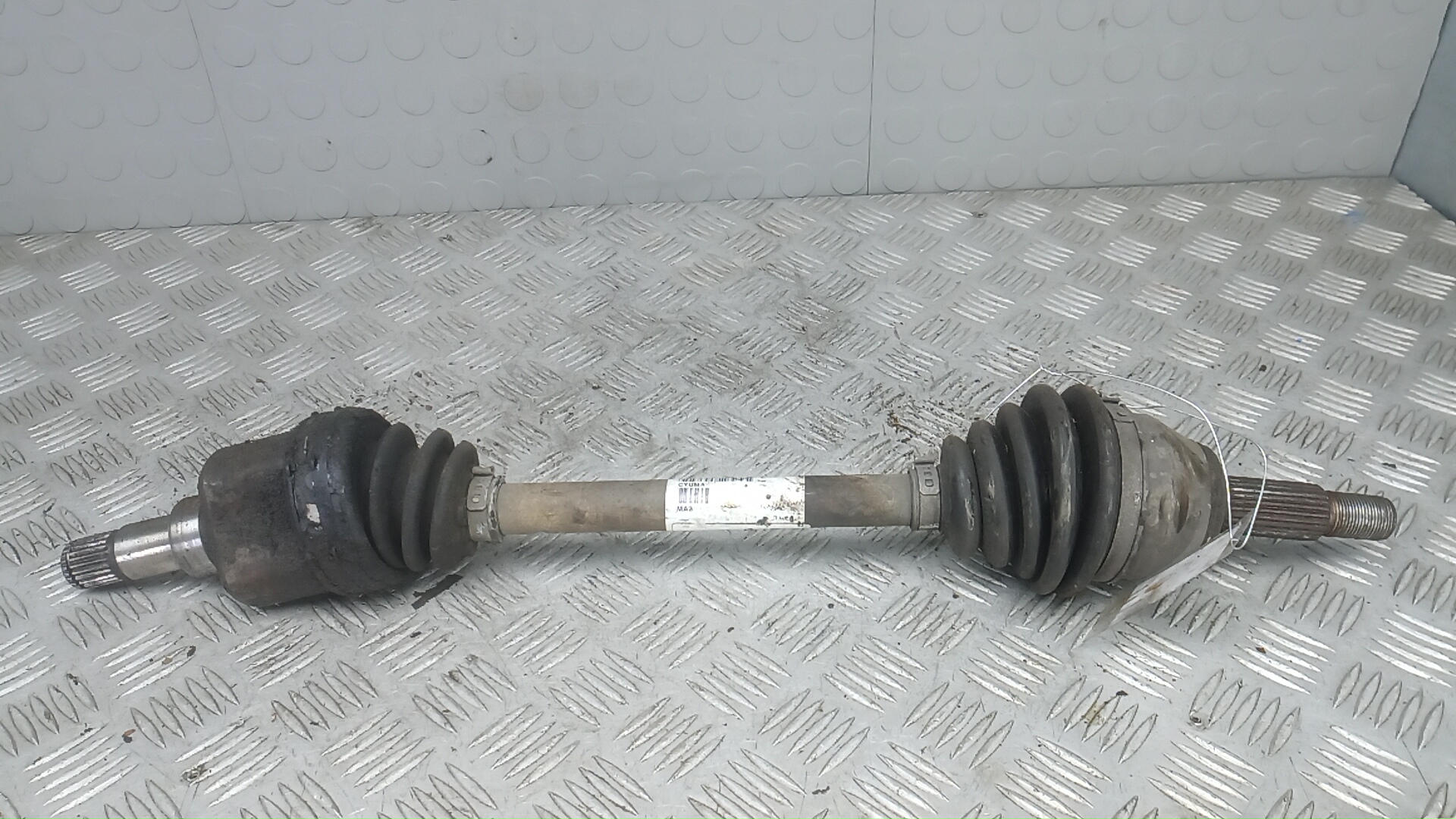 Полуось передняя левая