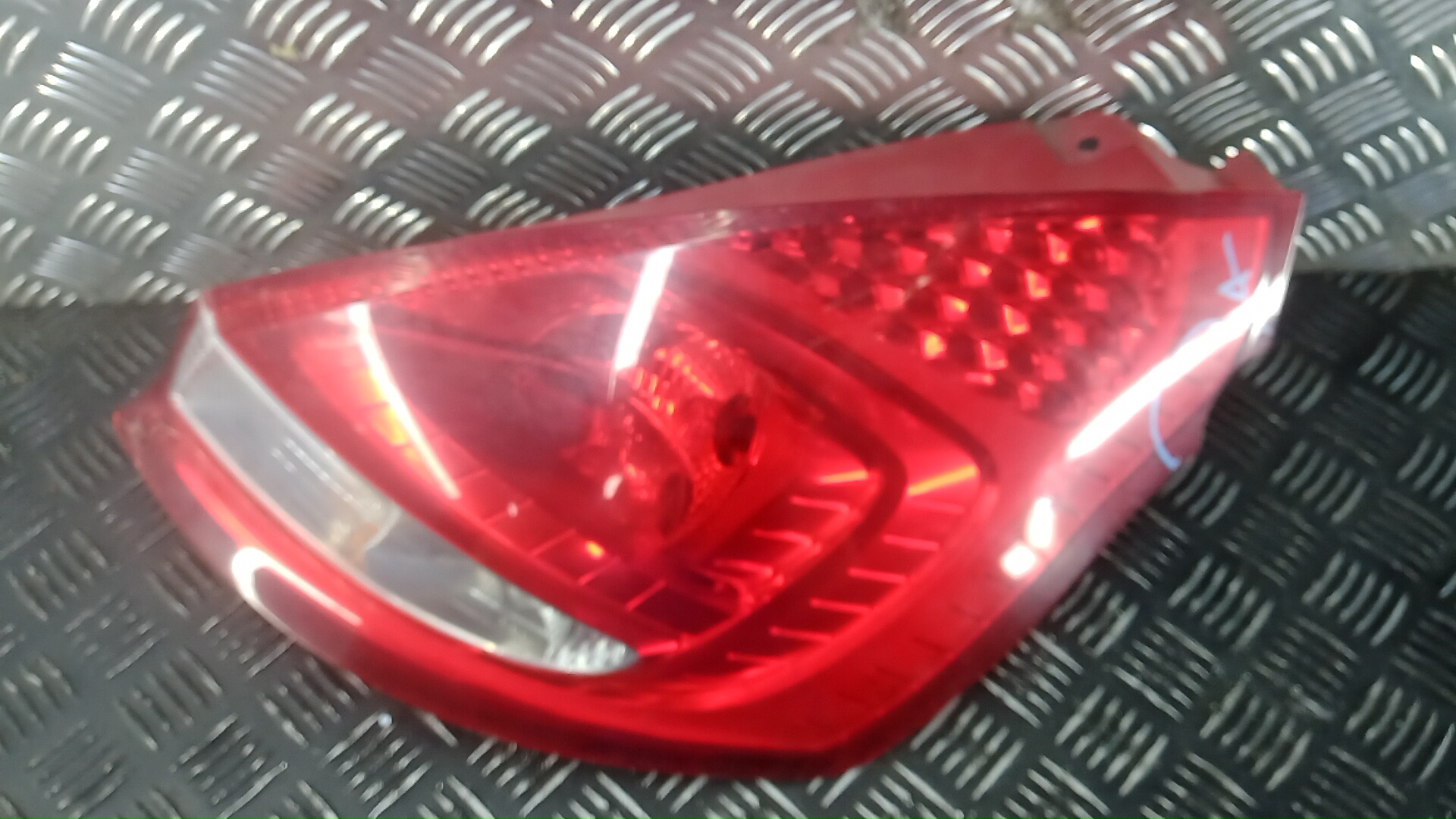 Фонарь задний правый